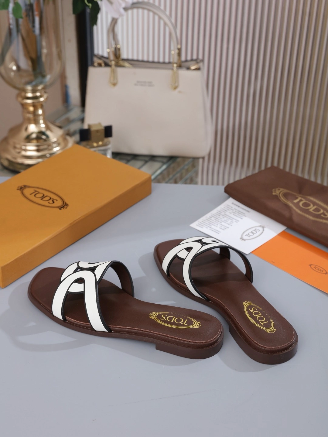 coco-- XXW70K0GU70MIDB015 item:C-X198D0697