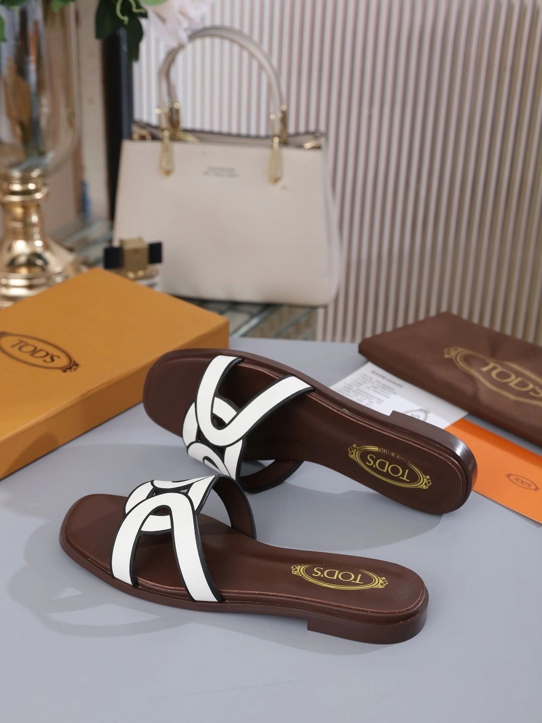 coco-- XXW70K0GU70MIDB015 item:C-X198D0697