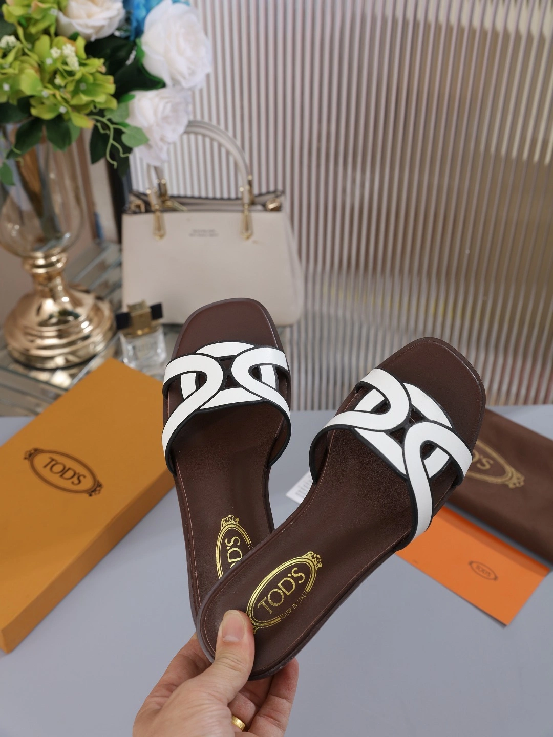 coco-- XXW70K0GU70MIDB015 item:C-X198D0697