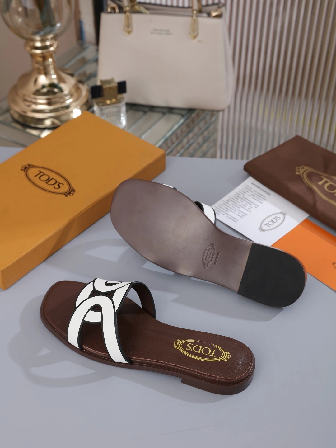 coco-- XXW70K0GU70MIDB015 item:C-X198D0697