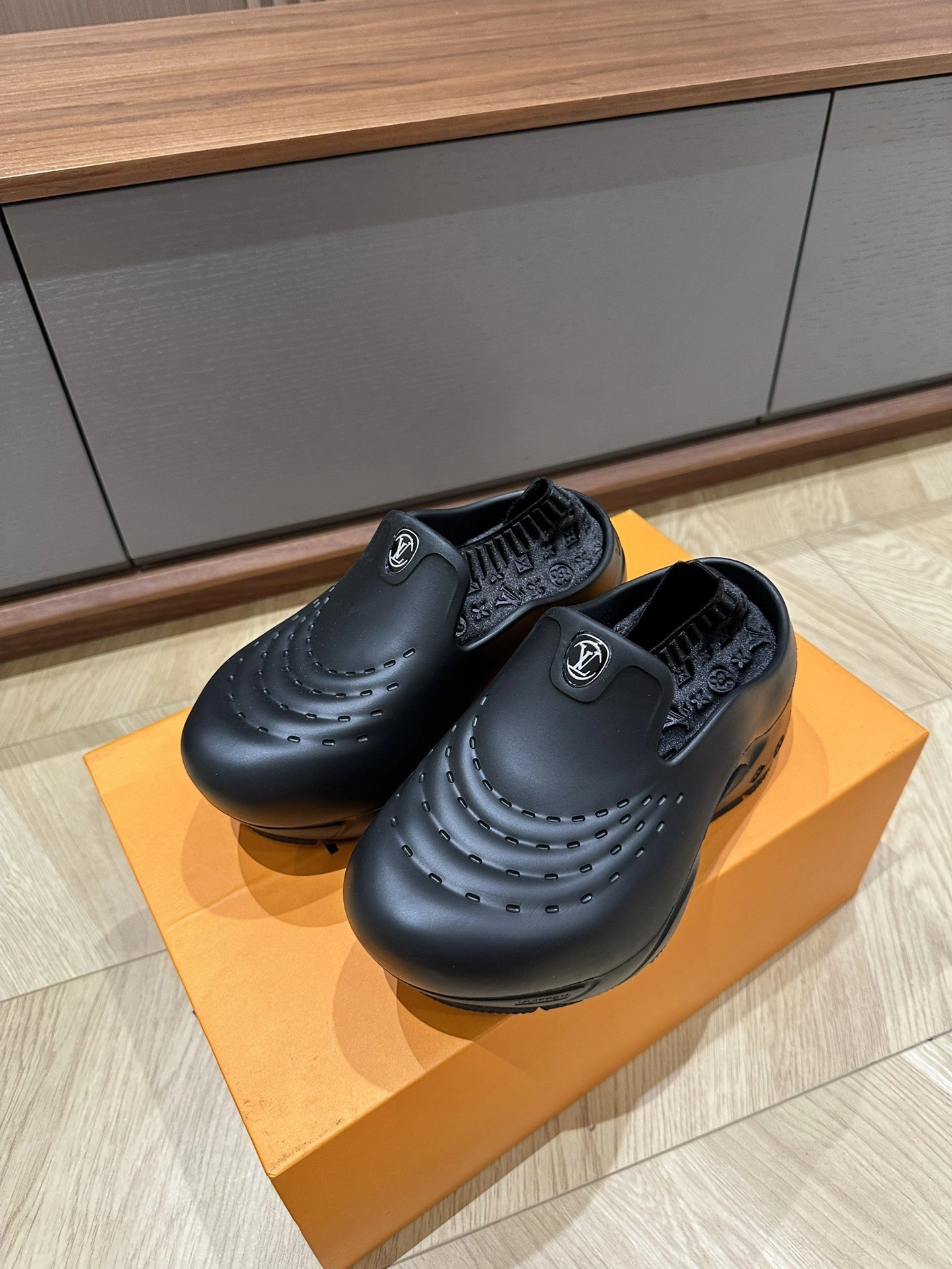 coco-- item:C-X003G2909Y