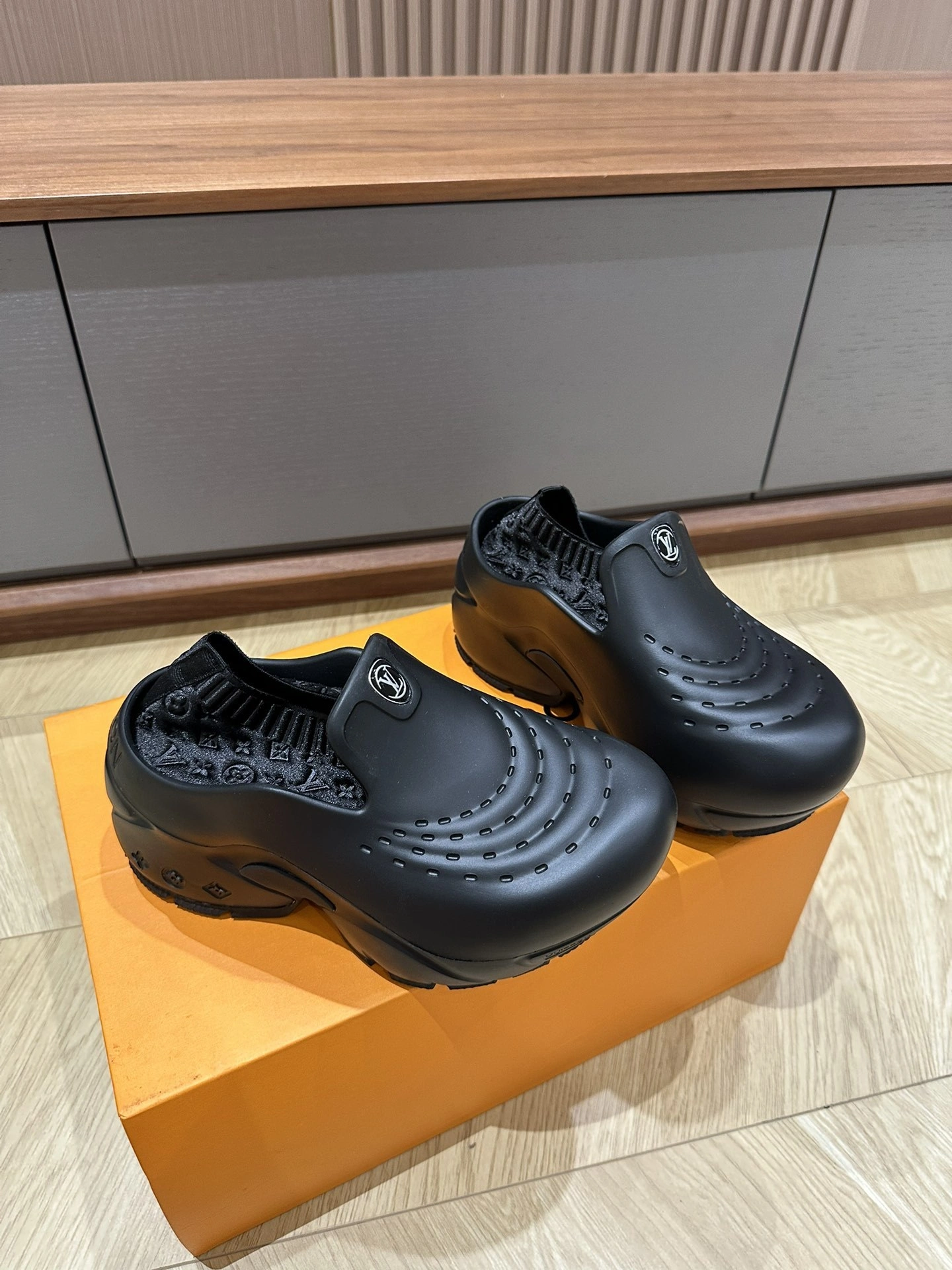 coco-- item:C-X003G2909Y