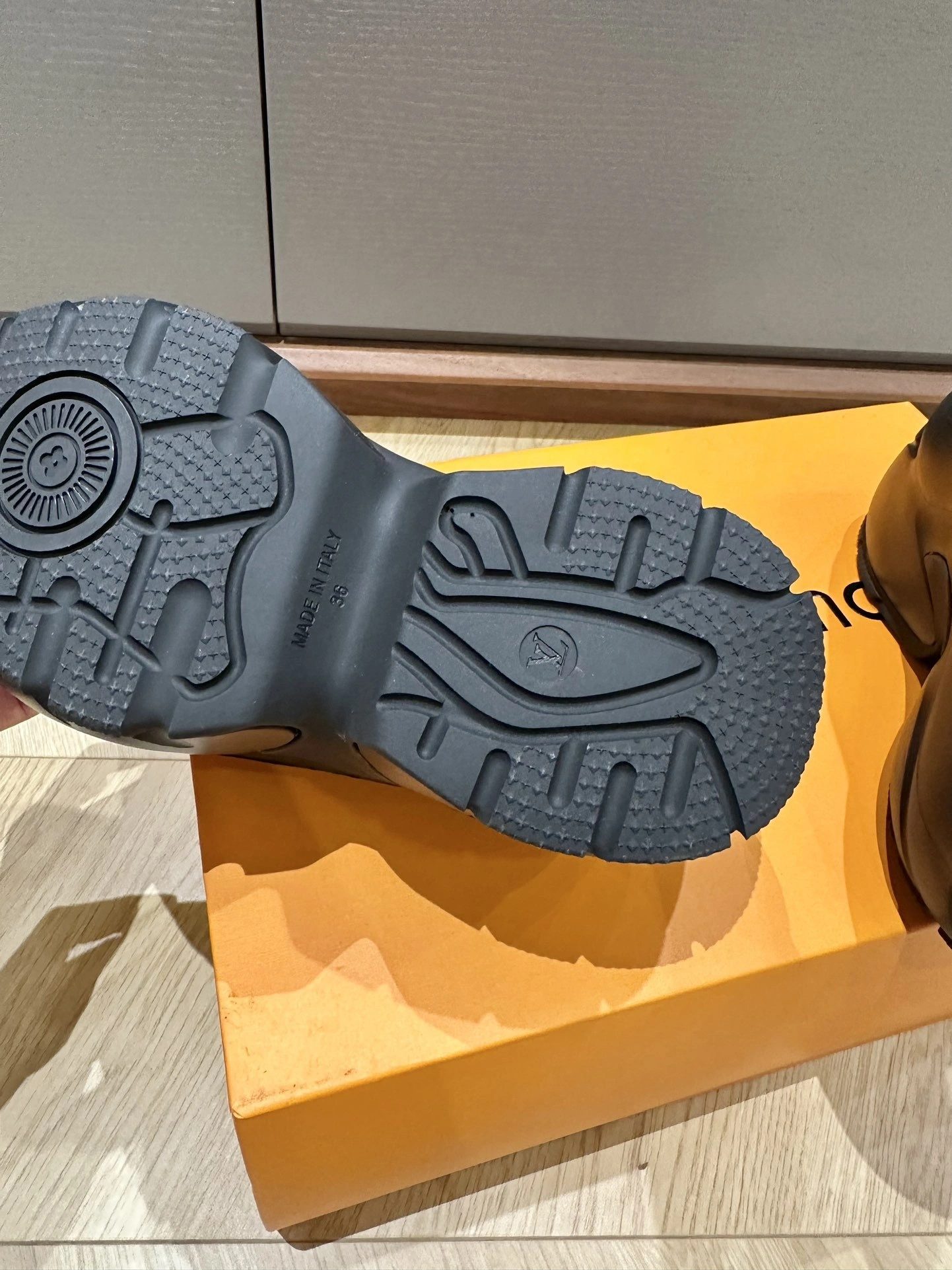 coco-- item:C-X003G2909Y