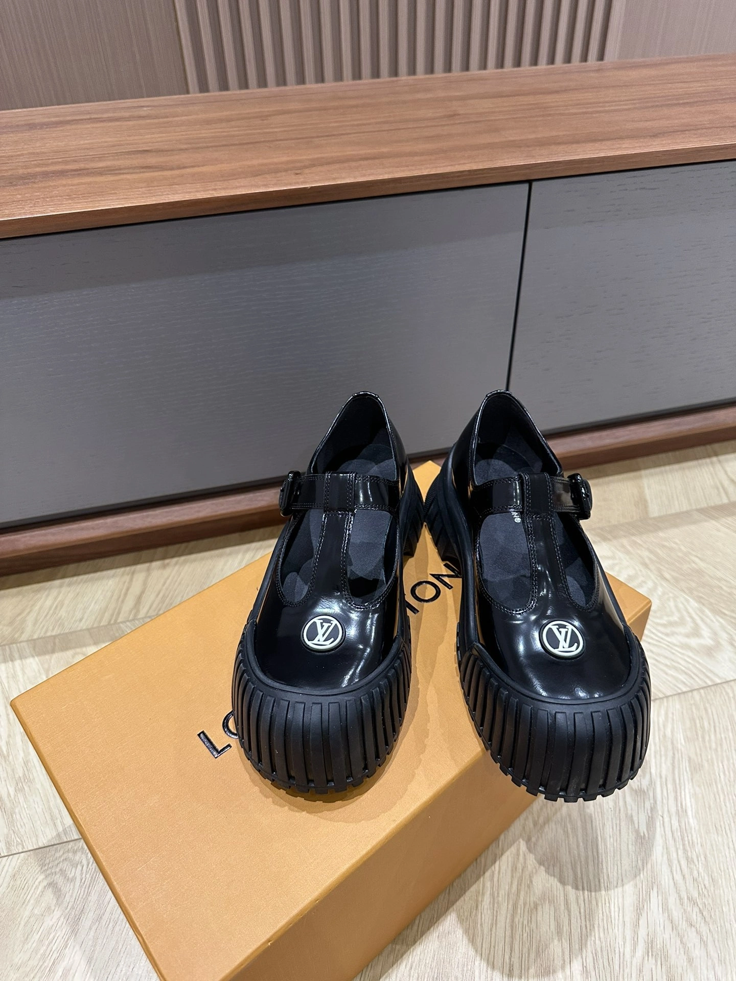coco-- item:C-X003H1610Y