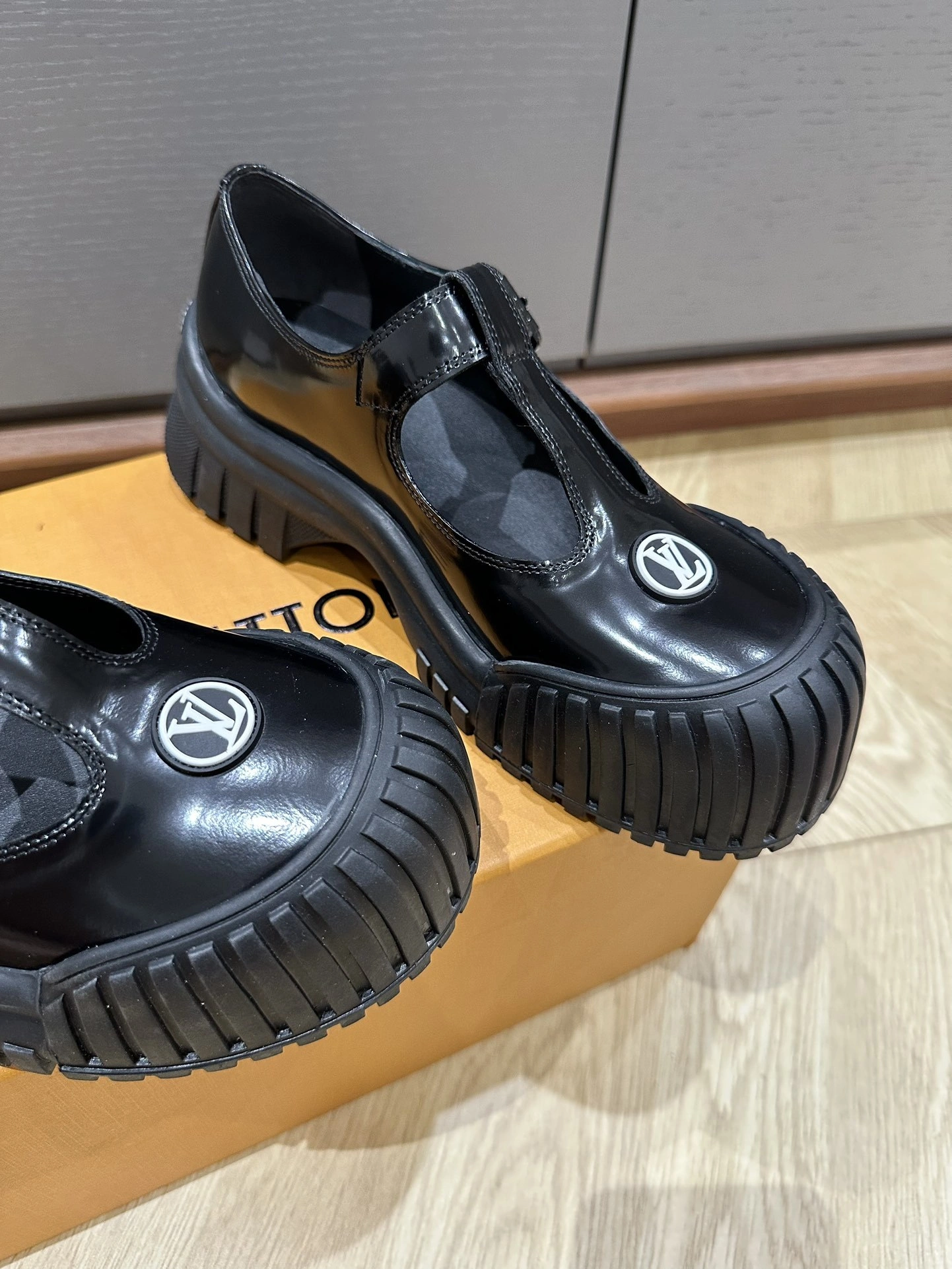 coco-- item:C-X003H1610Y