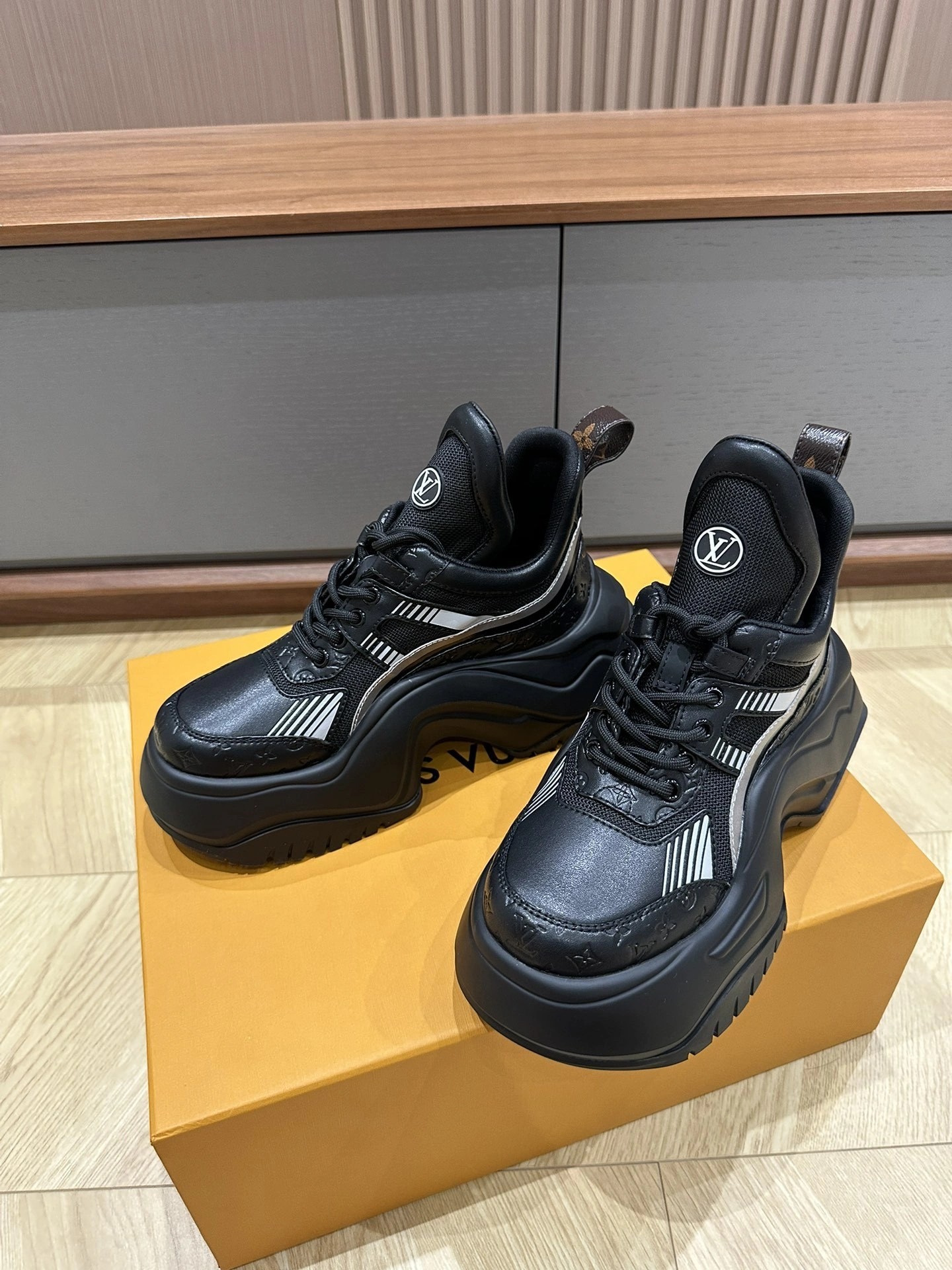 coco-- item:C-X003I2318Y