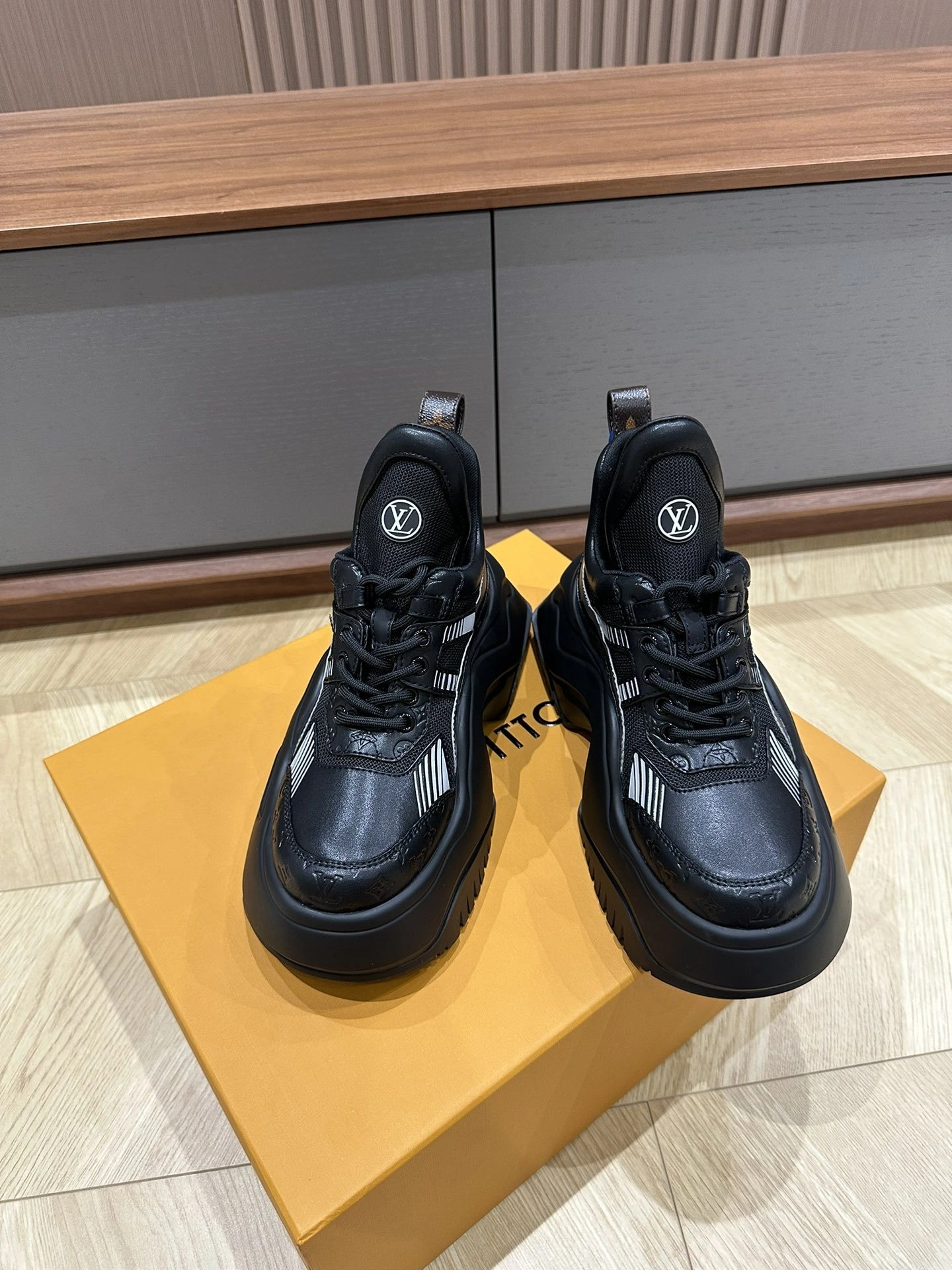 coco-- item:C-X003I2318Y