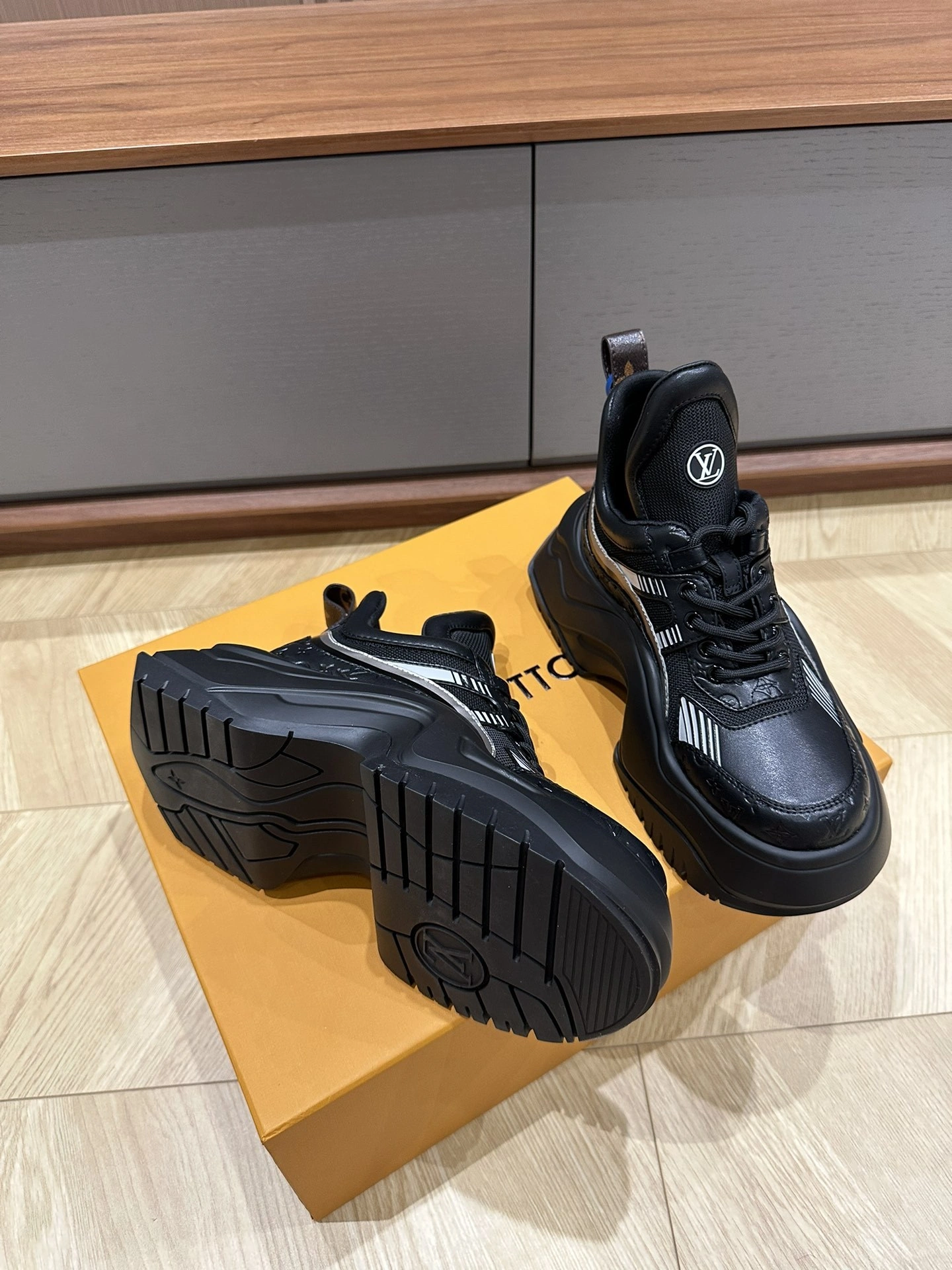 coco-- item:C-X003I2318Y