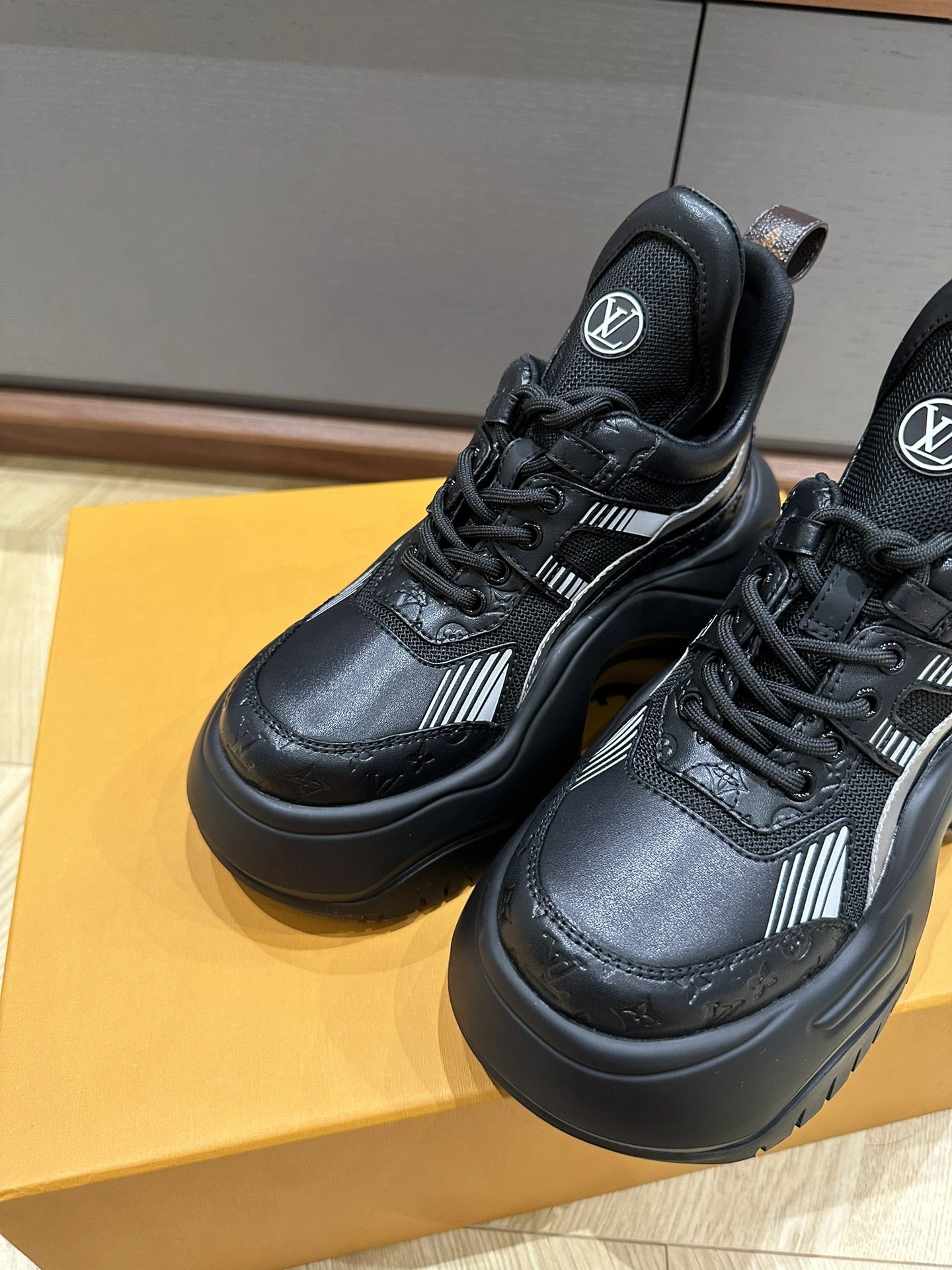 coco-- item:C-X003I2318Y