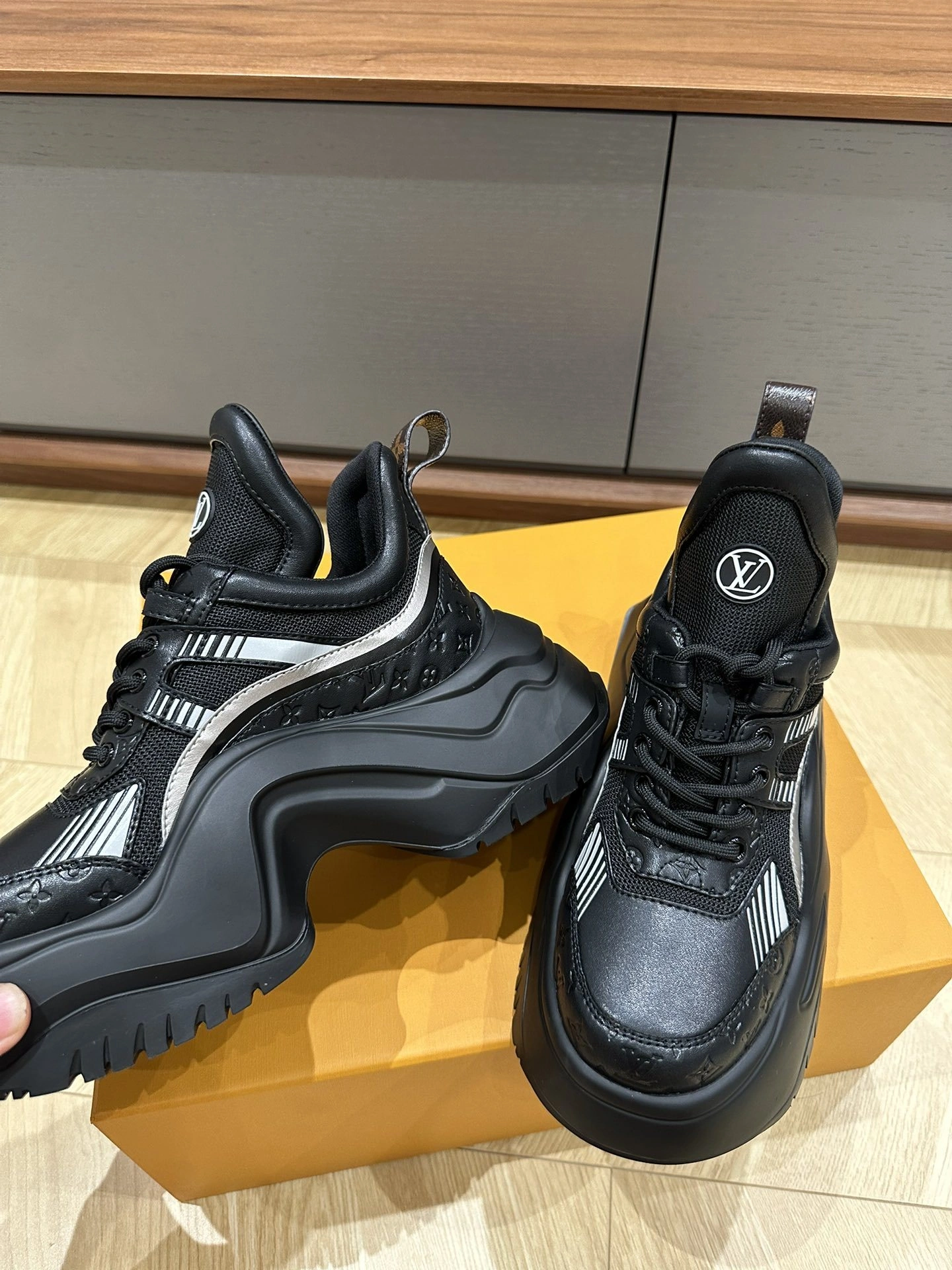 coco-- item:C-X003I2318Y