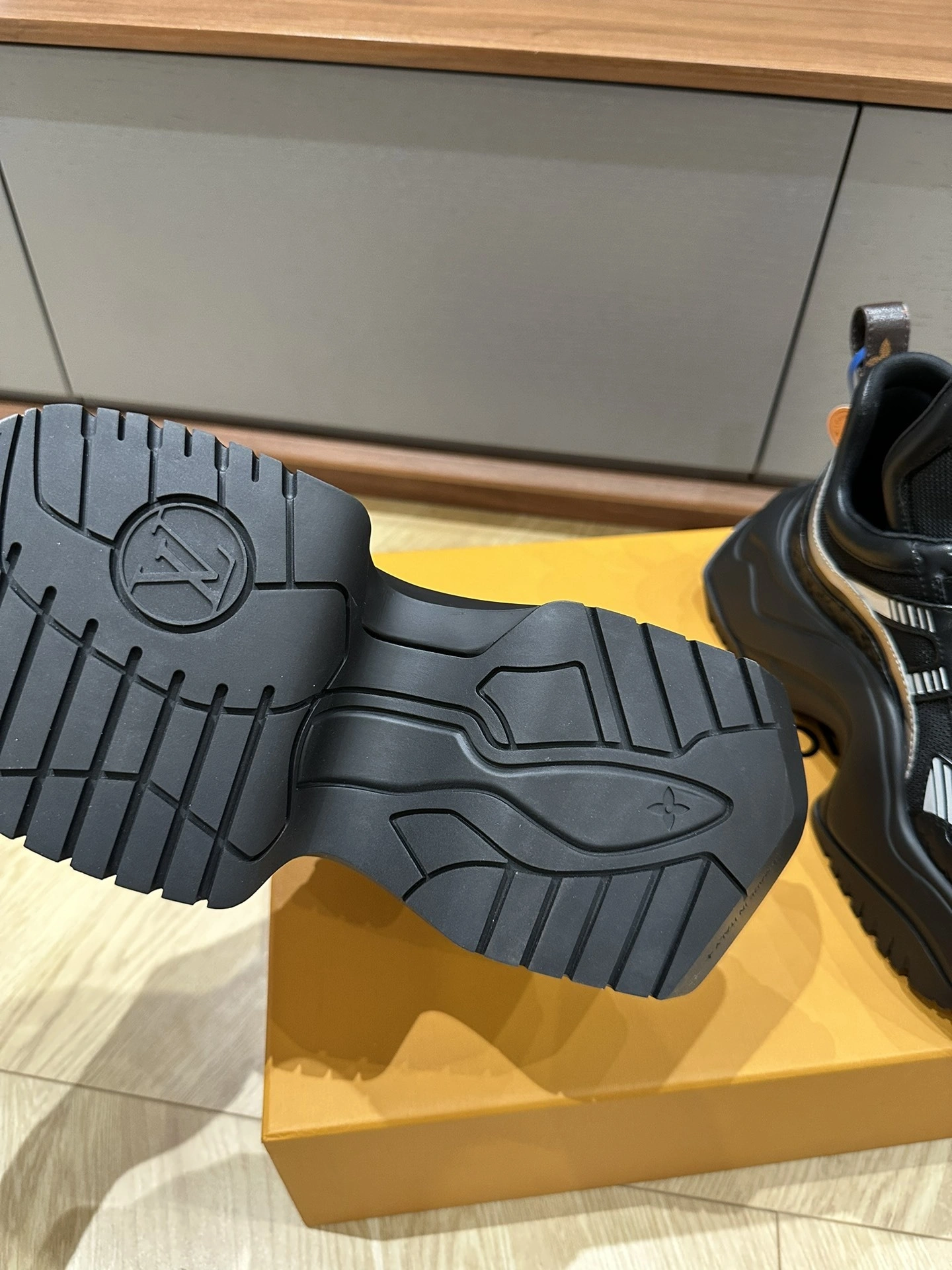 coco-- item:C-X003I2318Y