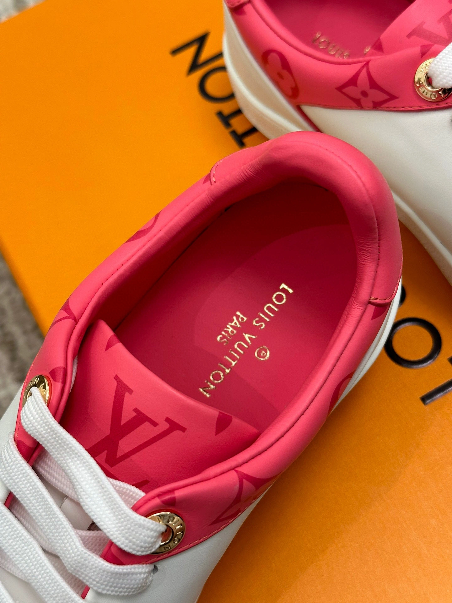 coco- 1AB33E Calfskin item: B-X158L1329A