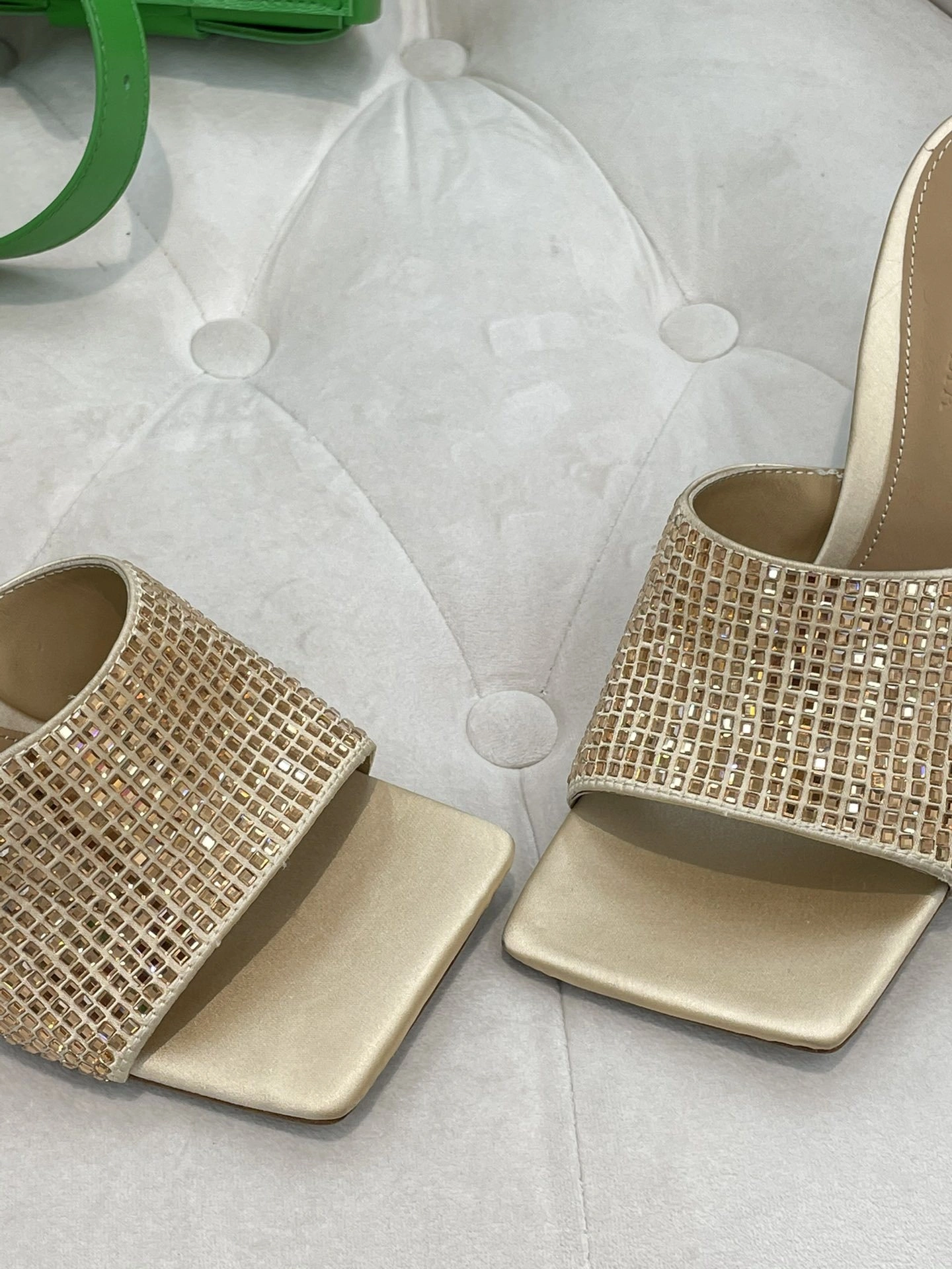 coco- 709028V24J12624 item:C-X198D0675