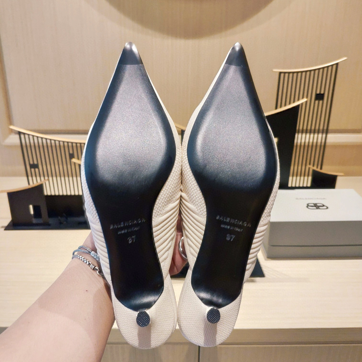 coco- heel height 4cm 2Colour item:B-X028C0602-2