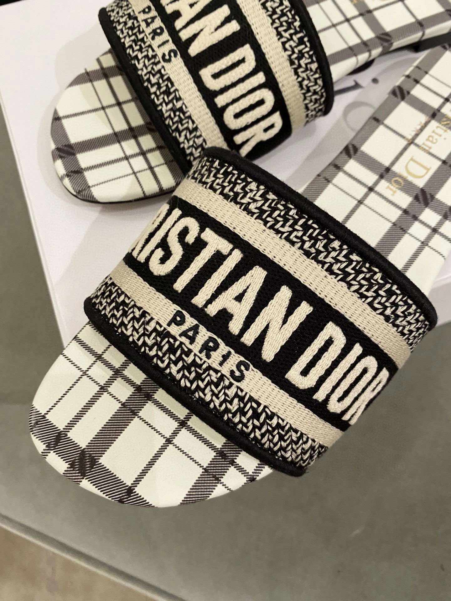&coco- high quality version item：W03X30G2072