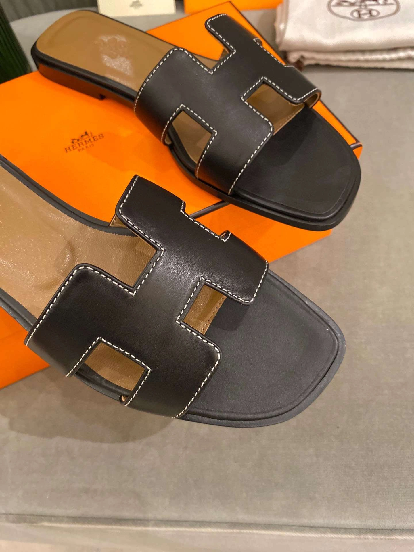 &coco-H  Calfskin  genuine leather 3Colour item : 03X33E0324-3