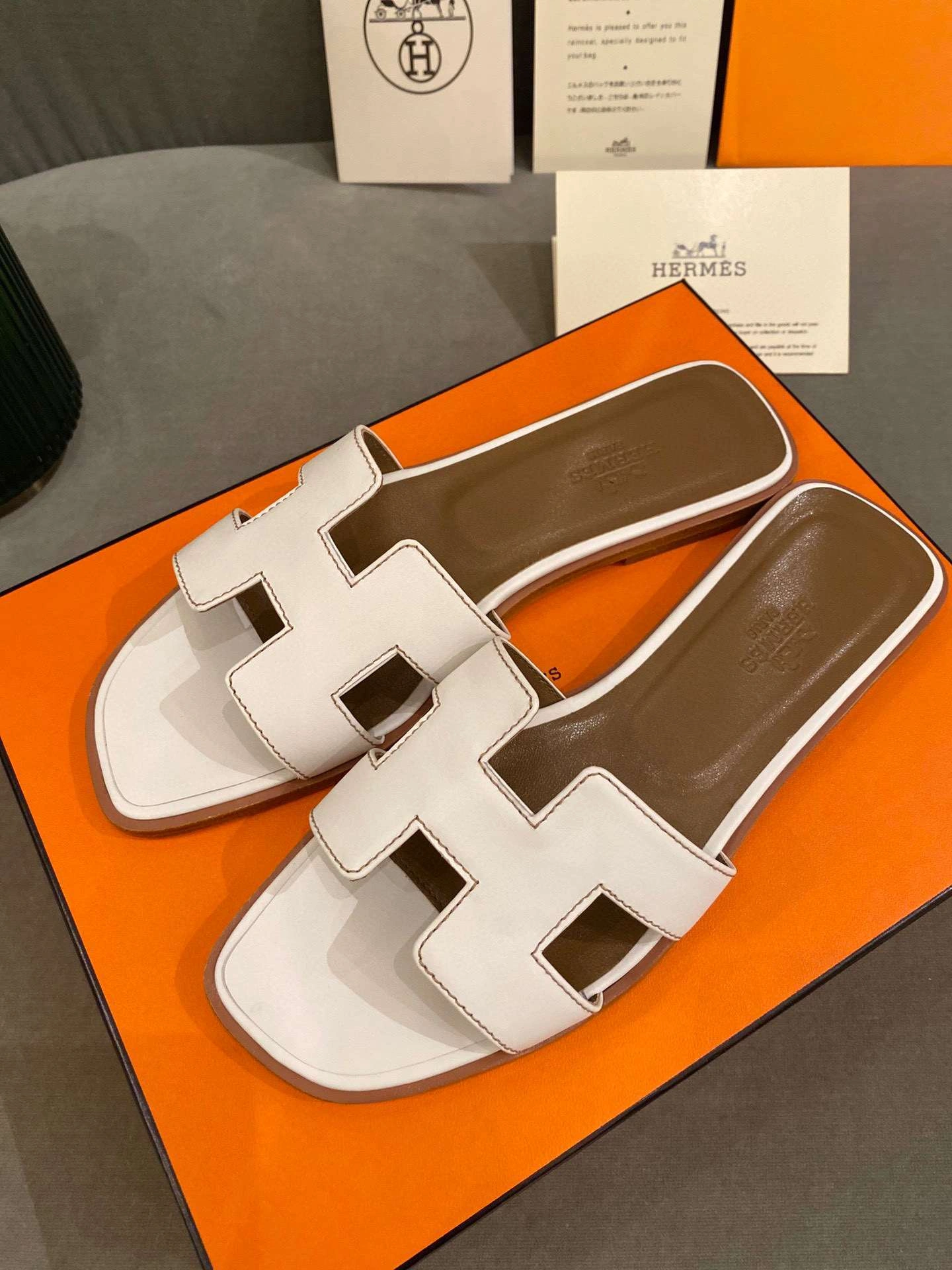 &coco-H  Calfskin  genuine leather 3Colour item : 03X33E0324-3