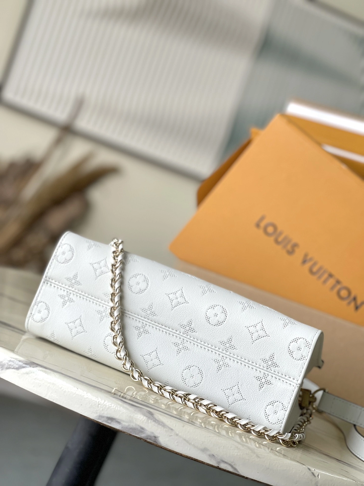 custombag-- 8V M11274 counters quality OnTheGo East West cowhide item:D-B574J0839
