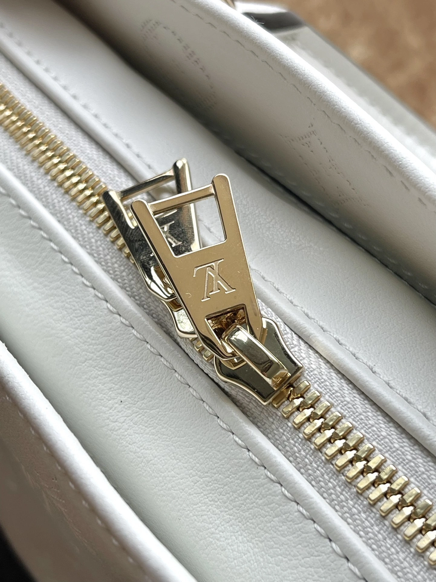 custombag-- 8V M11274 counters quality OnTheGo East West cowhide item:D-B574J0839