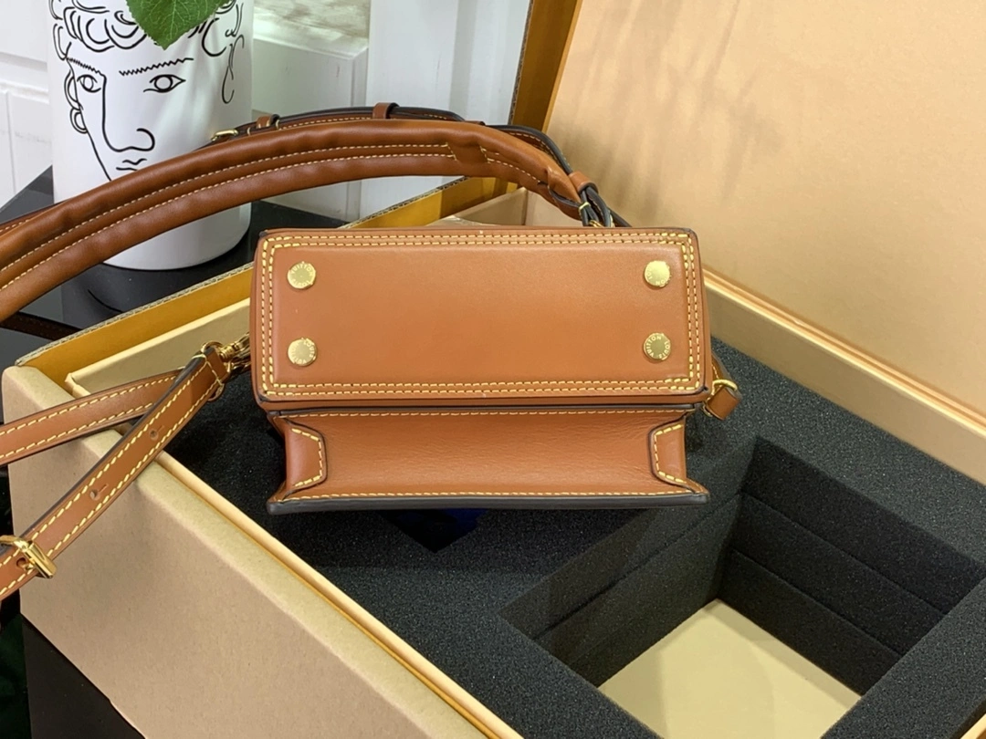 custombag-- 8V M47116 Pic Trunk cowhide item:D-B174E2736