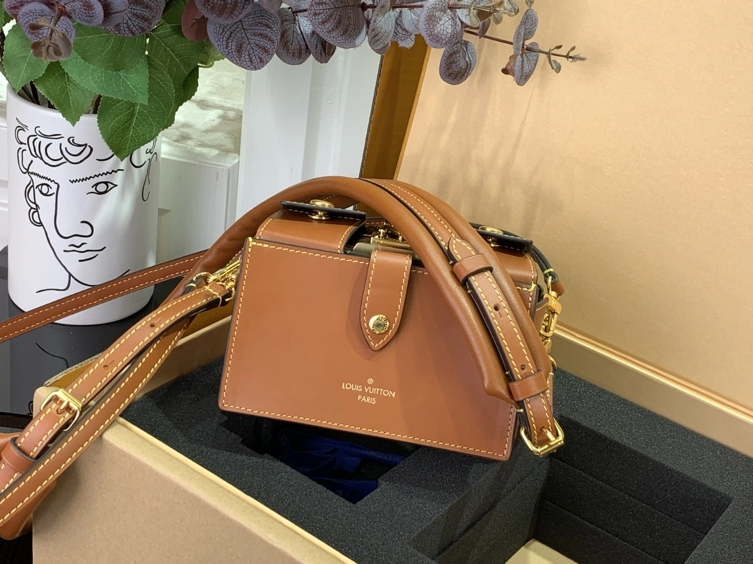 custombag-- 8V M47116 Pic Trunk cowhide item:D-B174E2736