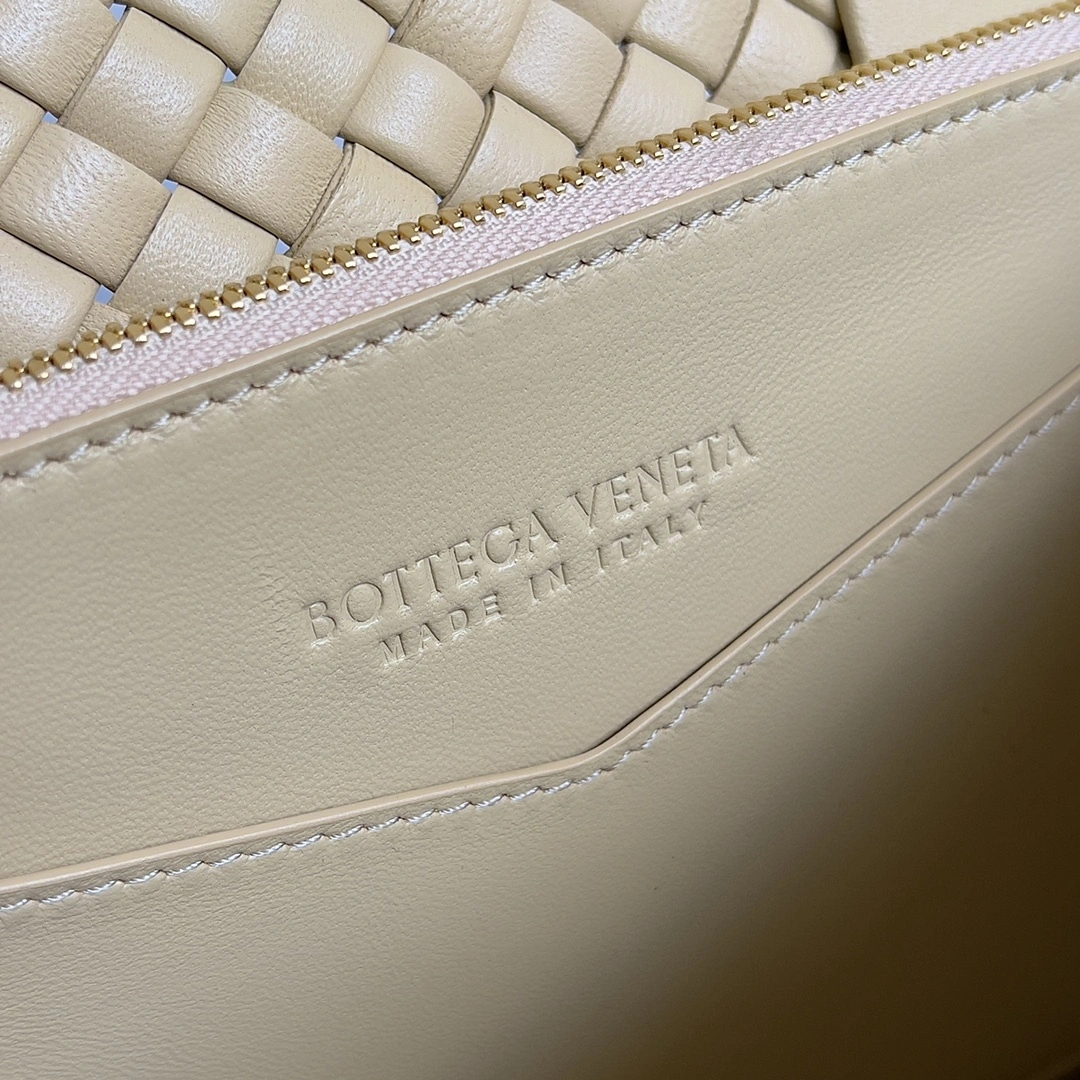 custombag-- V595t1 709420V01D19776 counters quality item:D-B063I1302