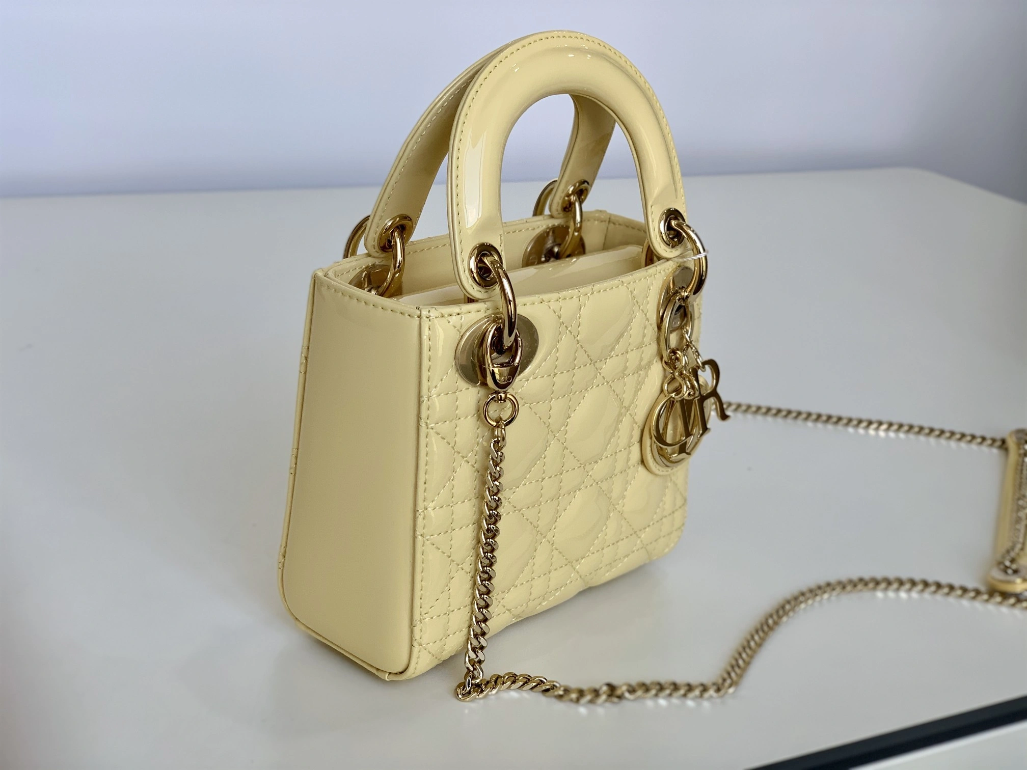 Custombag-- M0505OWCB-M26Y Lady high quality version Paint small JiHuang item：C-B803D0722
