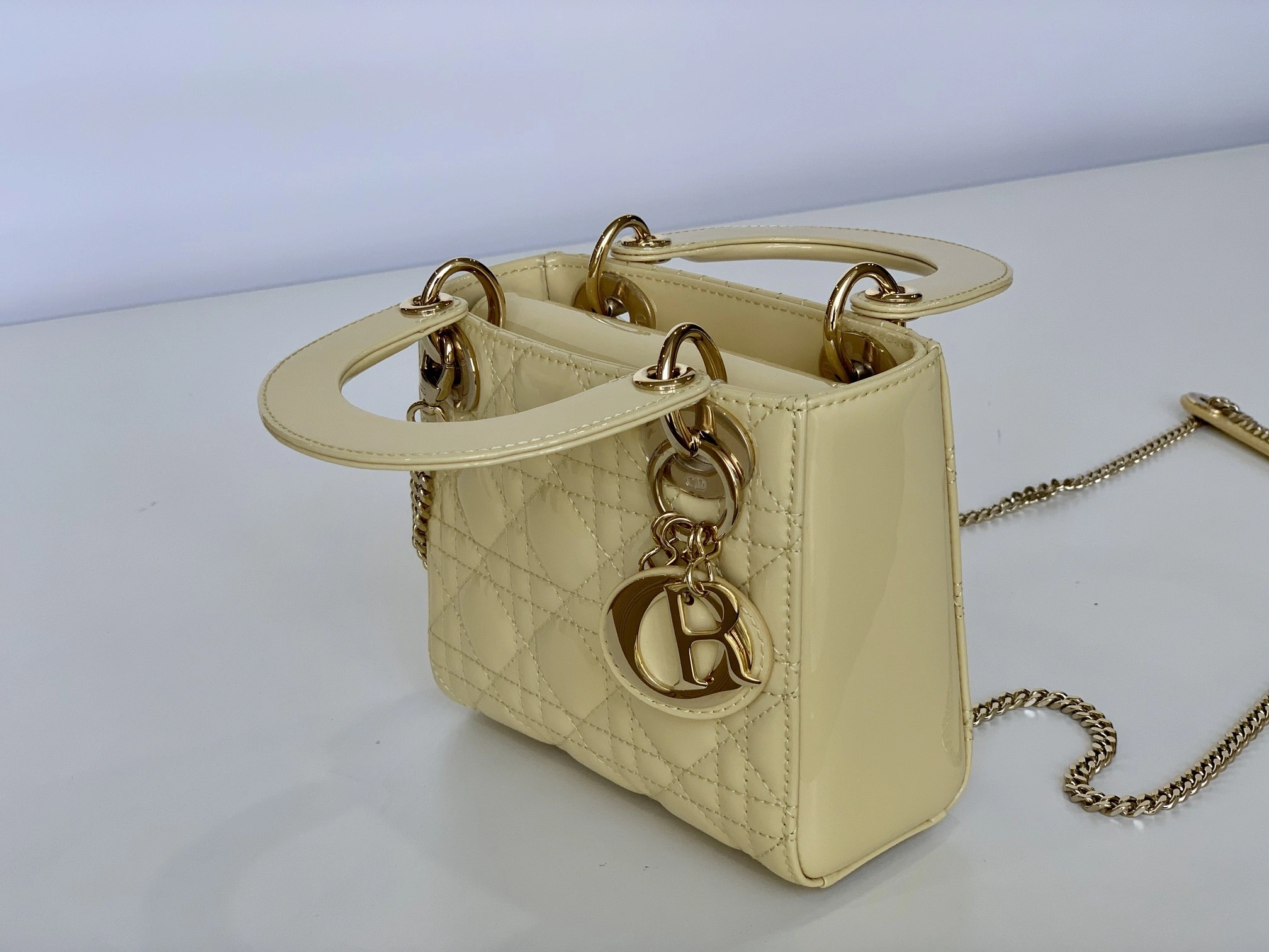 Custombag-- M0505OWCB-M26Y Lady high quality version Paint small JiHuang item：C-B803D0722