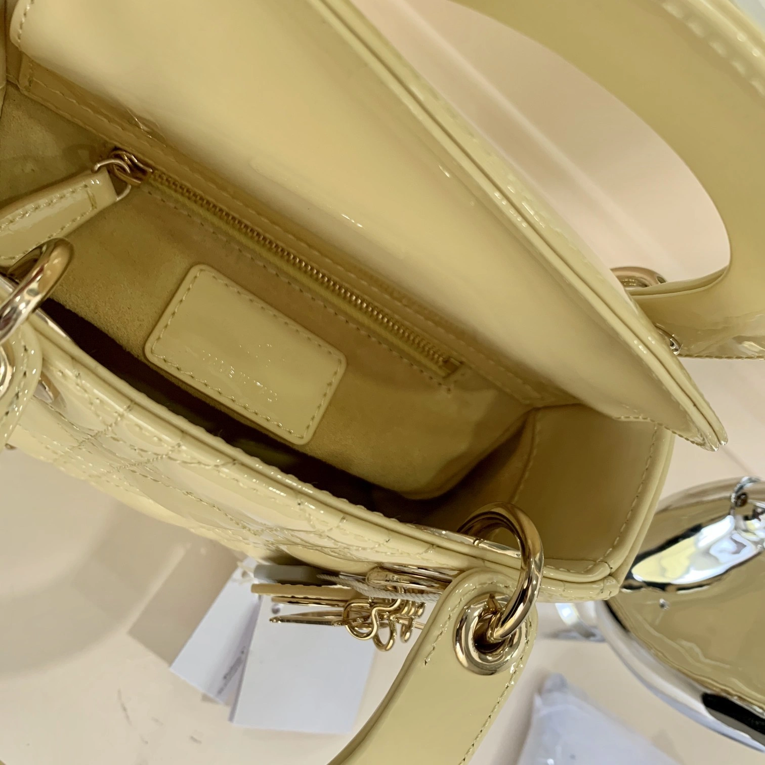 Custombag-- M0505OWCB-M26Y Lady high quality version Paint small JiHuang item：C-B803D0722
