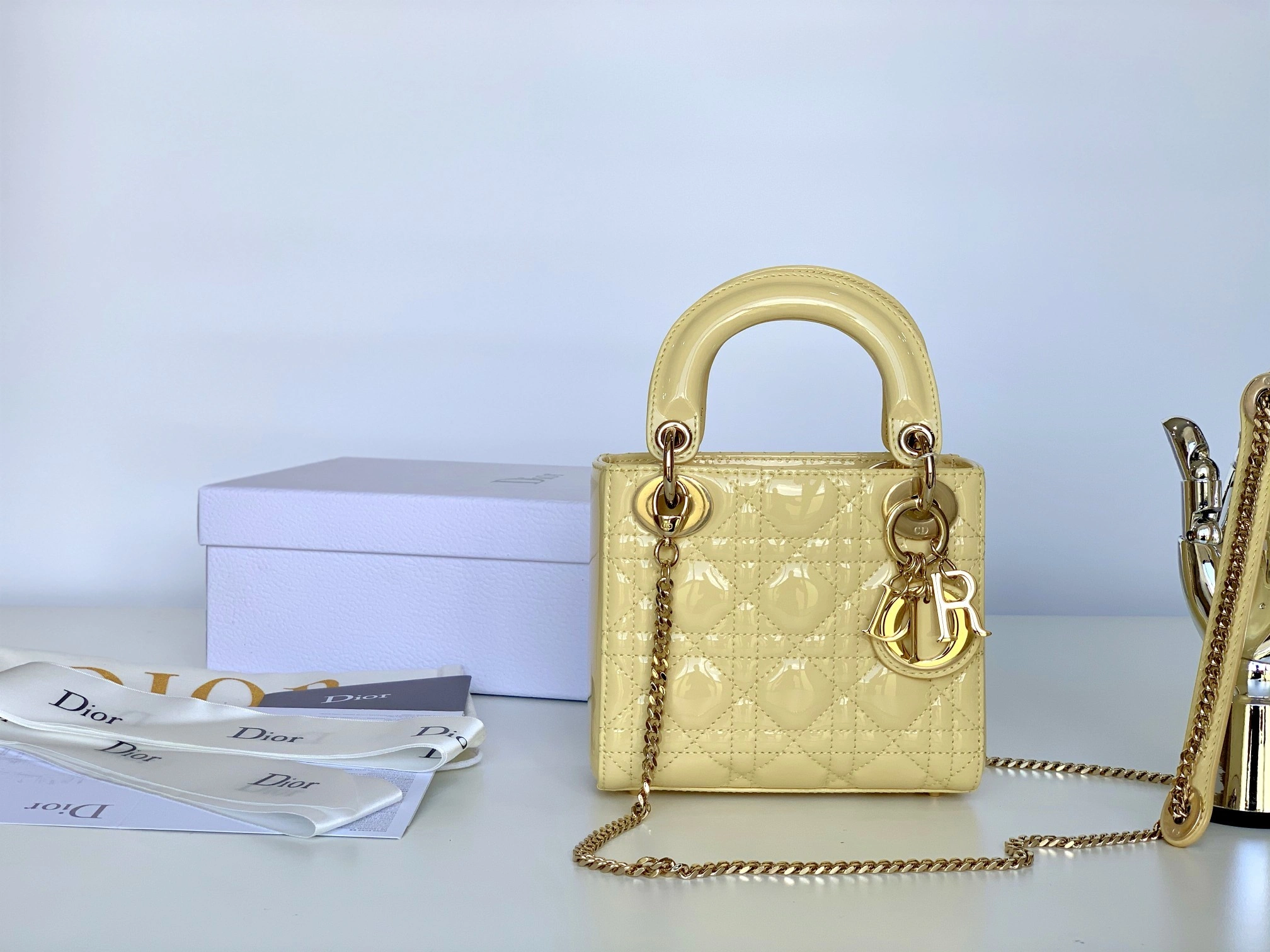 Custombag-- M0505OWCB-M26Y Lady high quality version Paint small JiHuang item：C-B803D0722