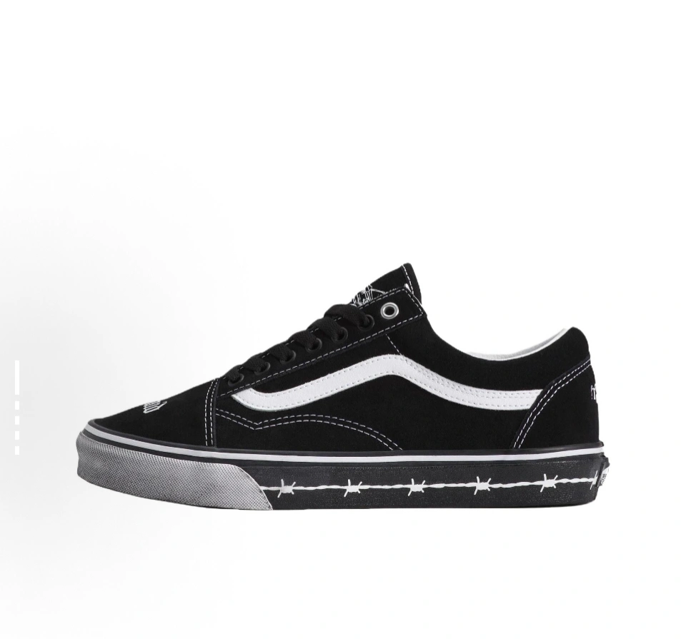 Flying pig--Other brands VN000E9TMCG V19s x Travis Barker Old Skool item: E-X000L2819B