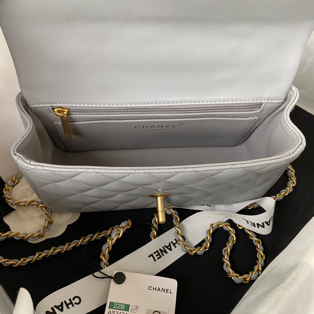 MOMO- high quality version AS2431-B08846-NJ531 Mini CF handle sheephide item：B-B370L3007C