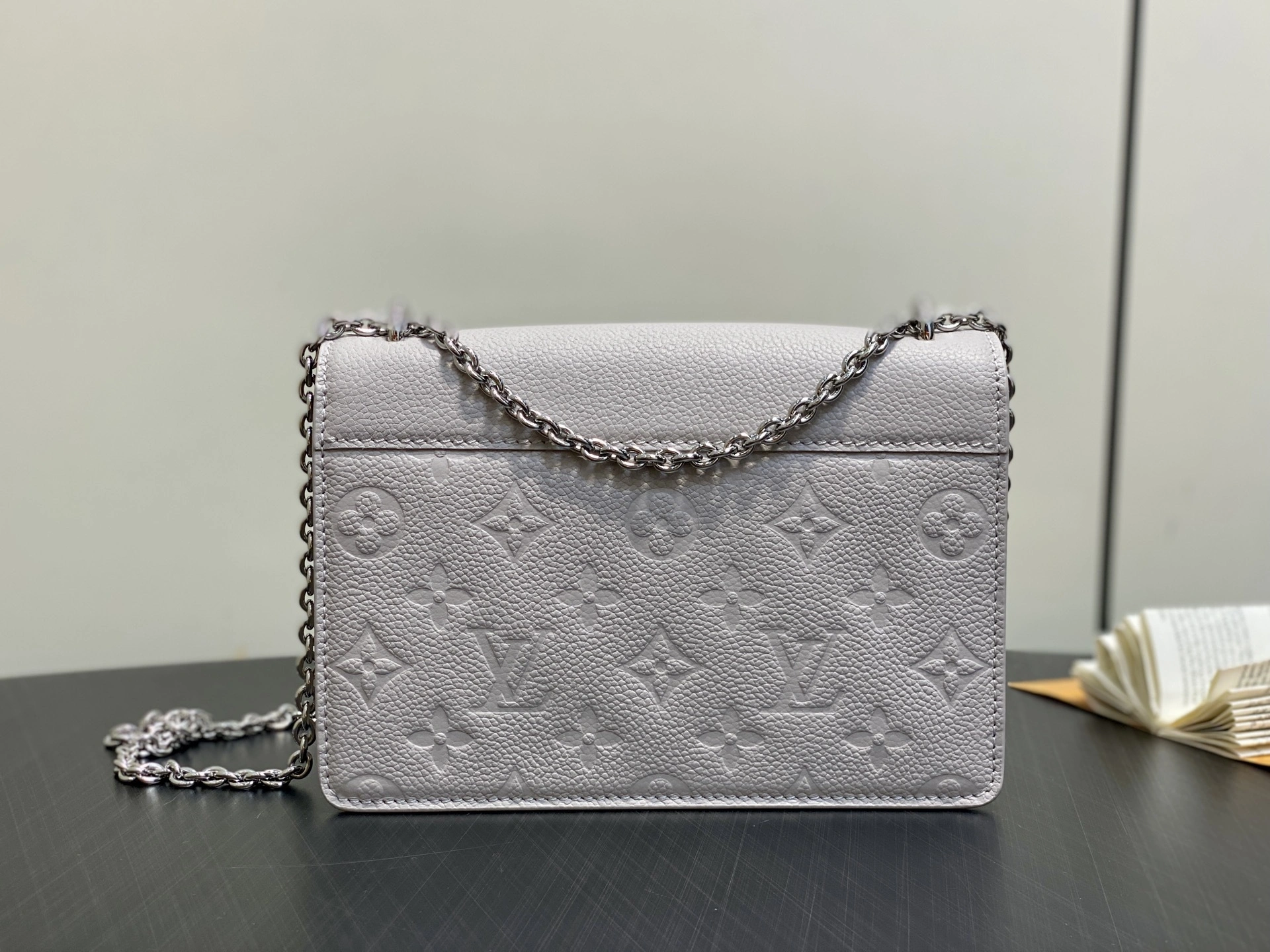 MOMO-- 8V M13570 high quality version Portefeuille chaîne Rosy Monogram Empreinte Ys item:E-B000J1835