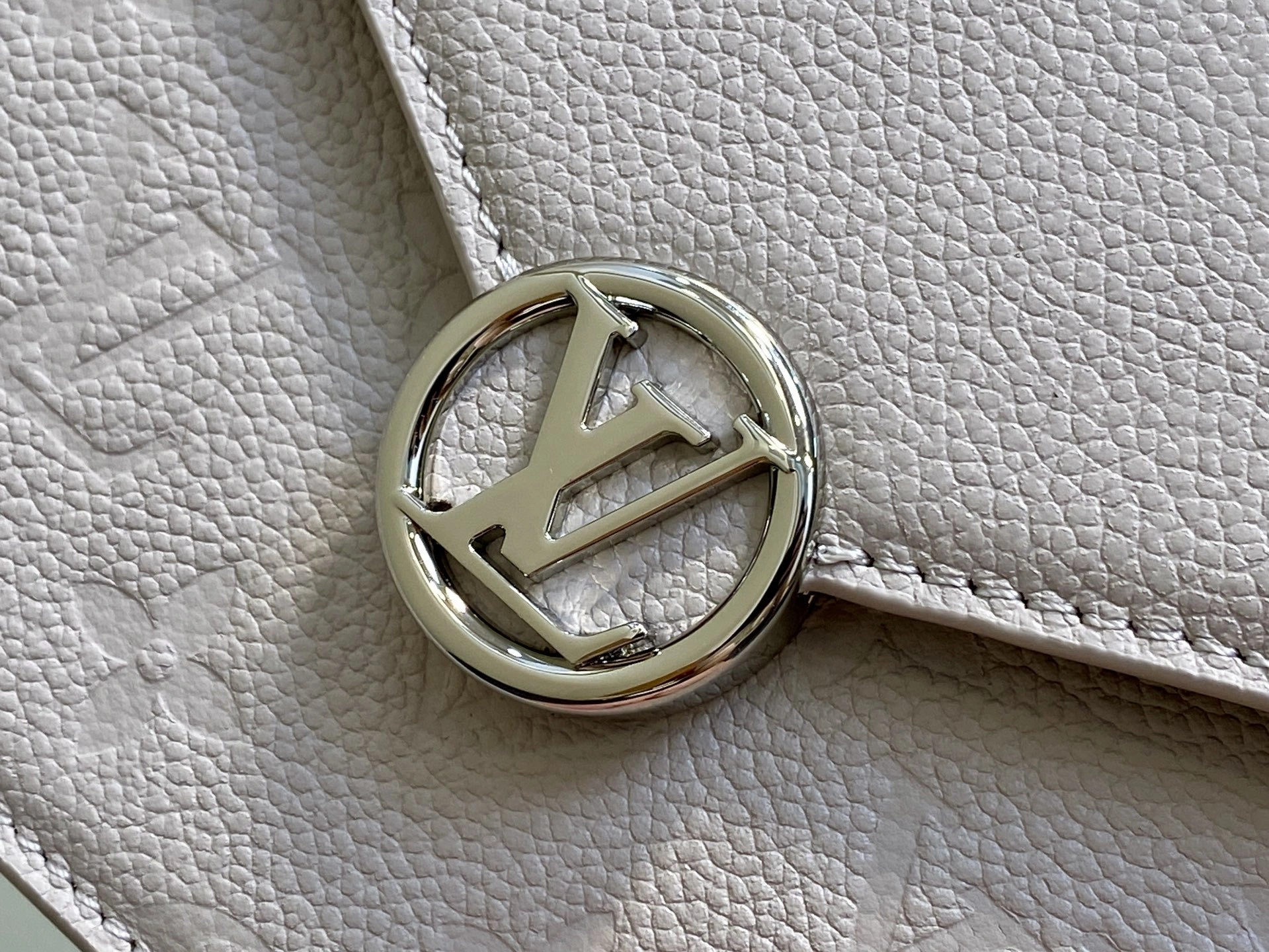 MOMO-- 8V M13570 high quality version Portefeuille chaîne Rosy Monogram Empreinte Ys item:E-B000J1835