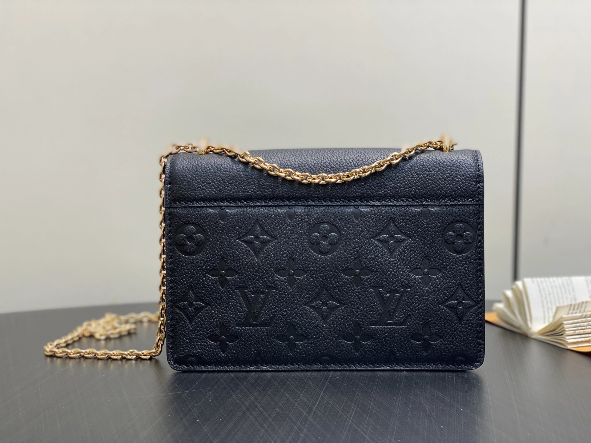 MOMO-- 8V M13569 high quality version Portefeuille chaîne Rosy Monogram Empreinte Ys item:E-B000J1837
