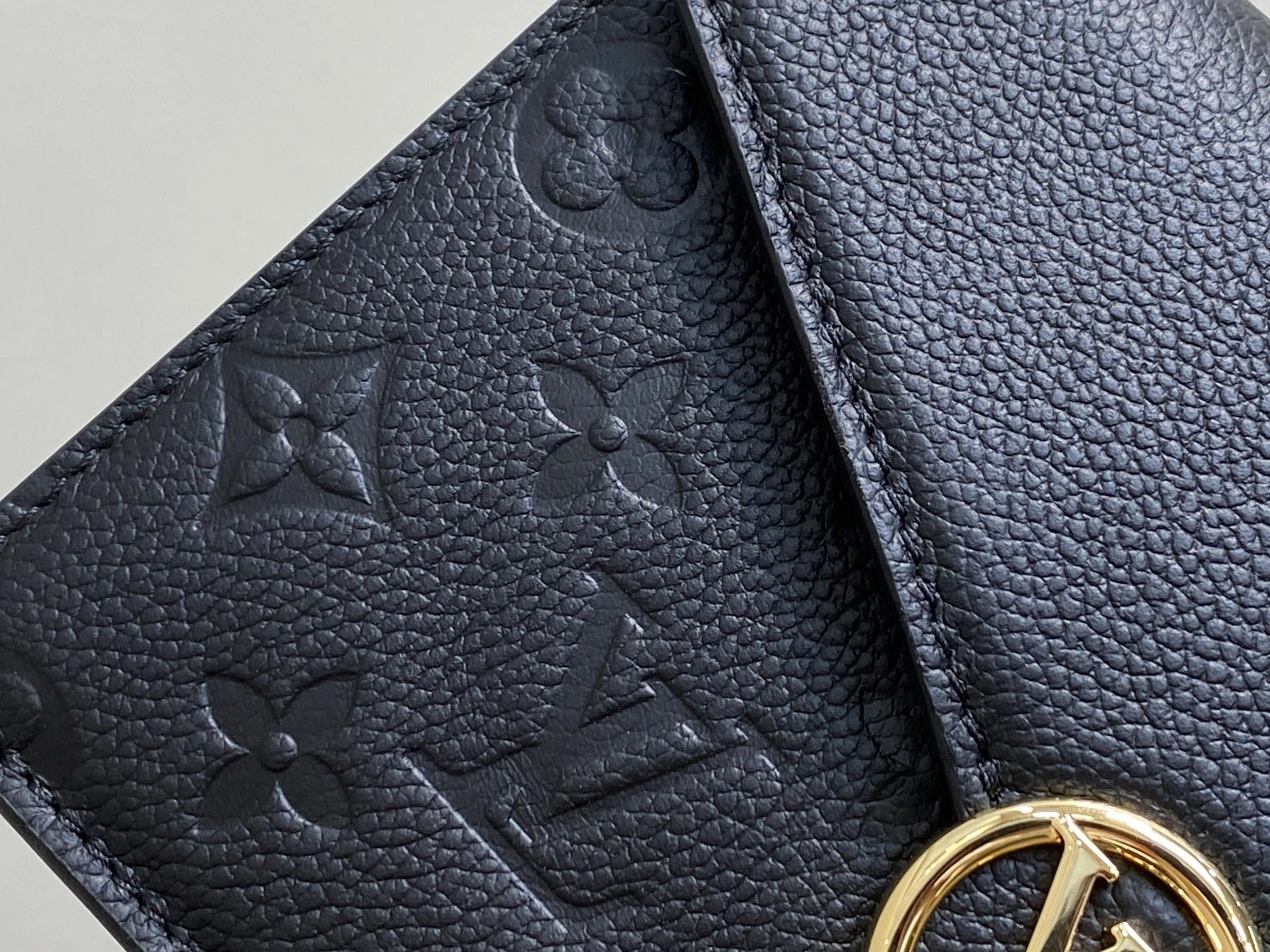 MOMO-- 8V M13569 high quality version Portefeuille chaîne Rosy Monogram Empreinte Ys item:E-B000J1837
