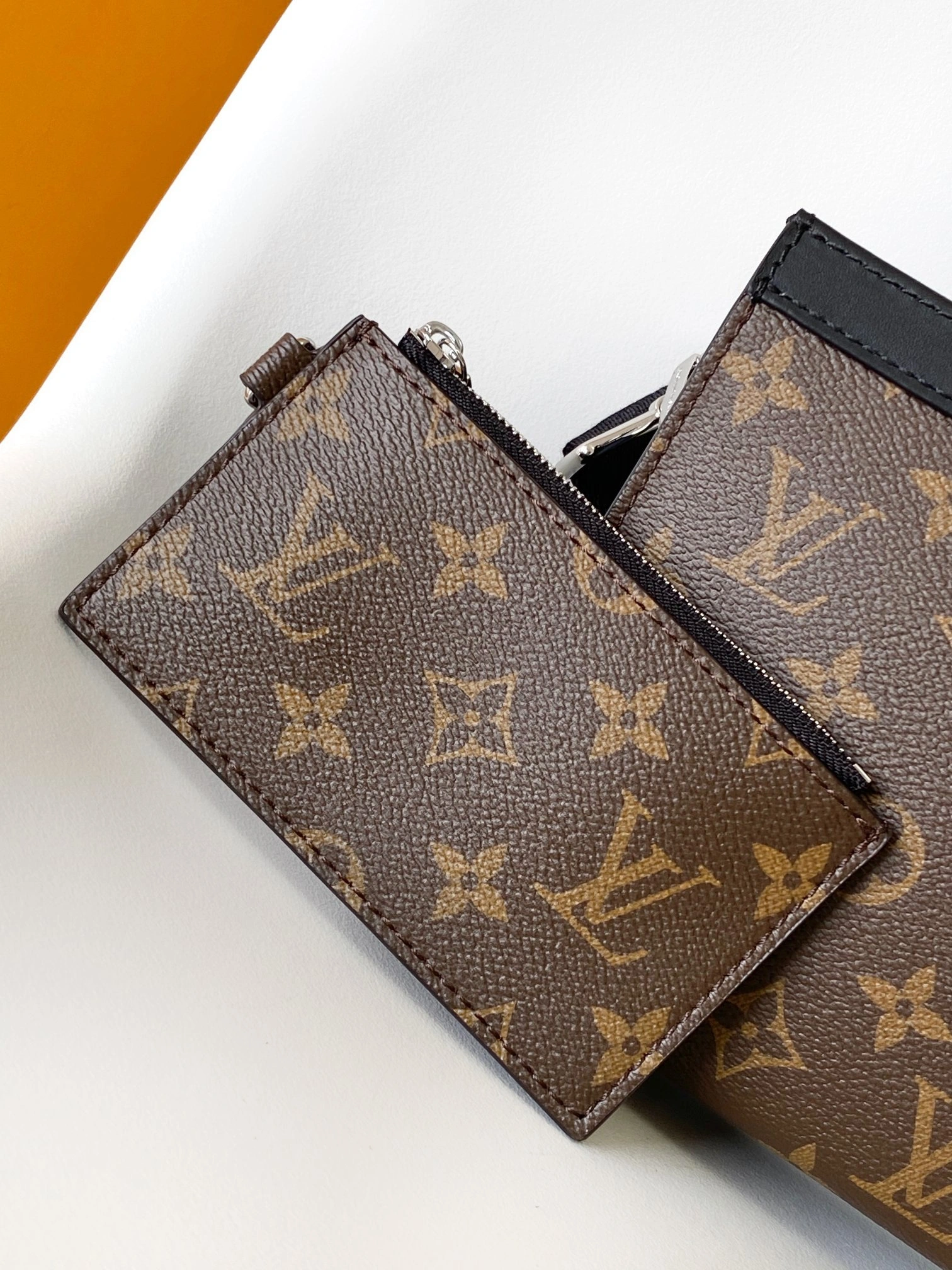MOMO--8V M14036 high quality version Gaston Wearable Wallet Pochette Voyage cowhide item:F-B000A1404