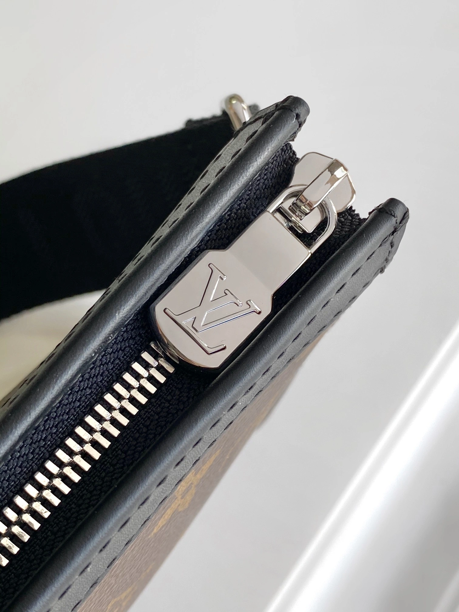 MOMO--8V M14036 high quality version Gaston Wearable Wallet Pochette Voyage cowhide item:F-B000A1404