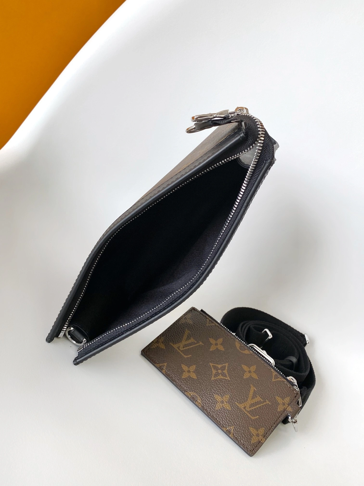 MOMO--8V M14036 high quality version Gaston Wearable Wallet Pochette Voyage cowhide item:F-B000A1404
