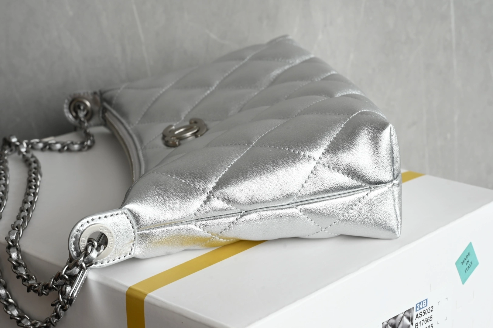 MOMO-- 3h1958 AS5528-B20300-U1002 high quality version cowhide sheepskin item:E-B000J1948