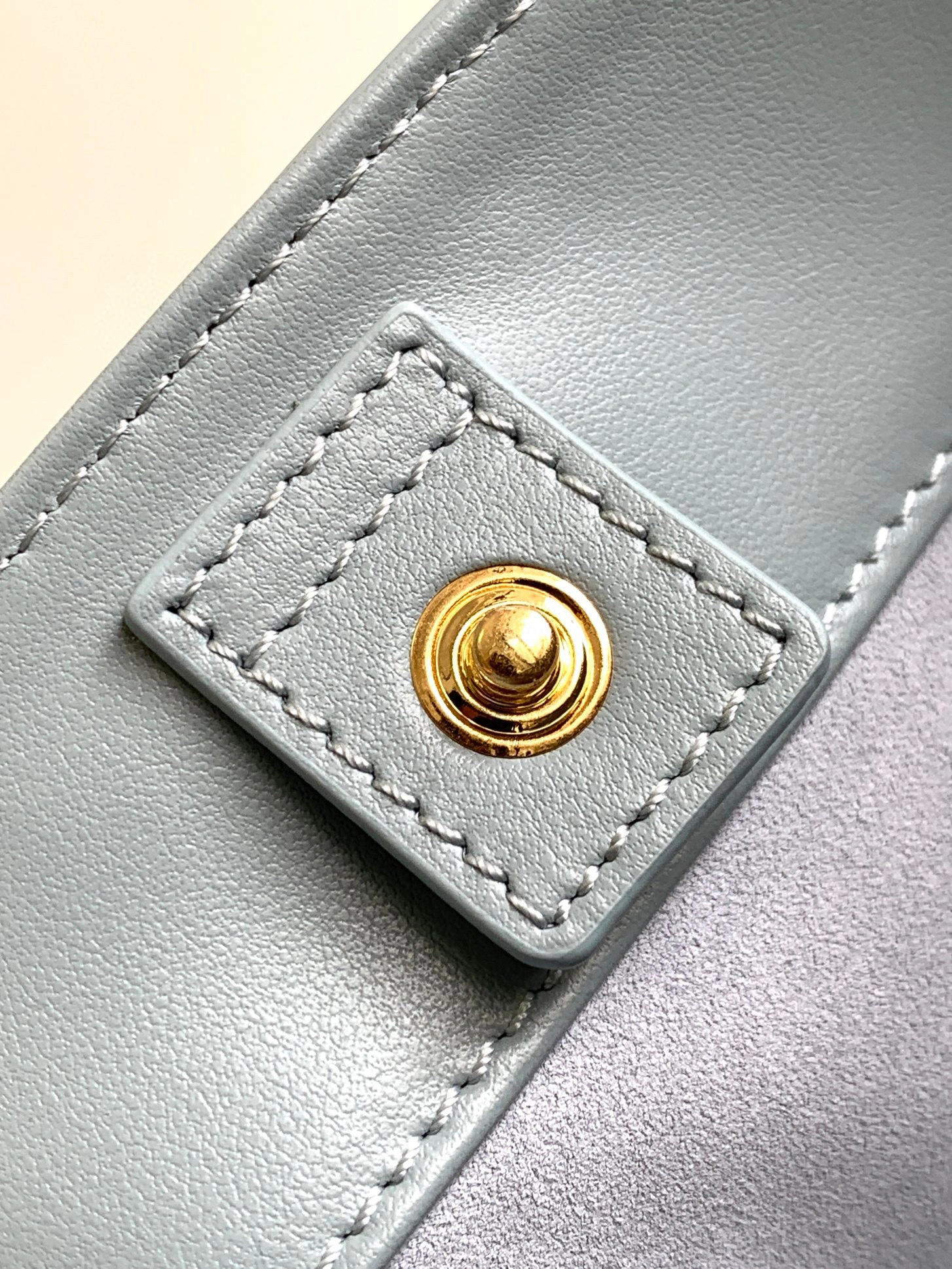 MOMO- high quality version 198243DU3-07IC 2022s CUIR TRIOMPHE cowhide item：B-B195J2703C