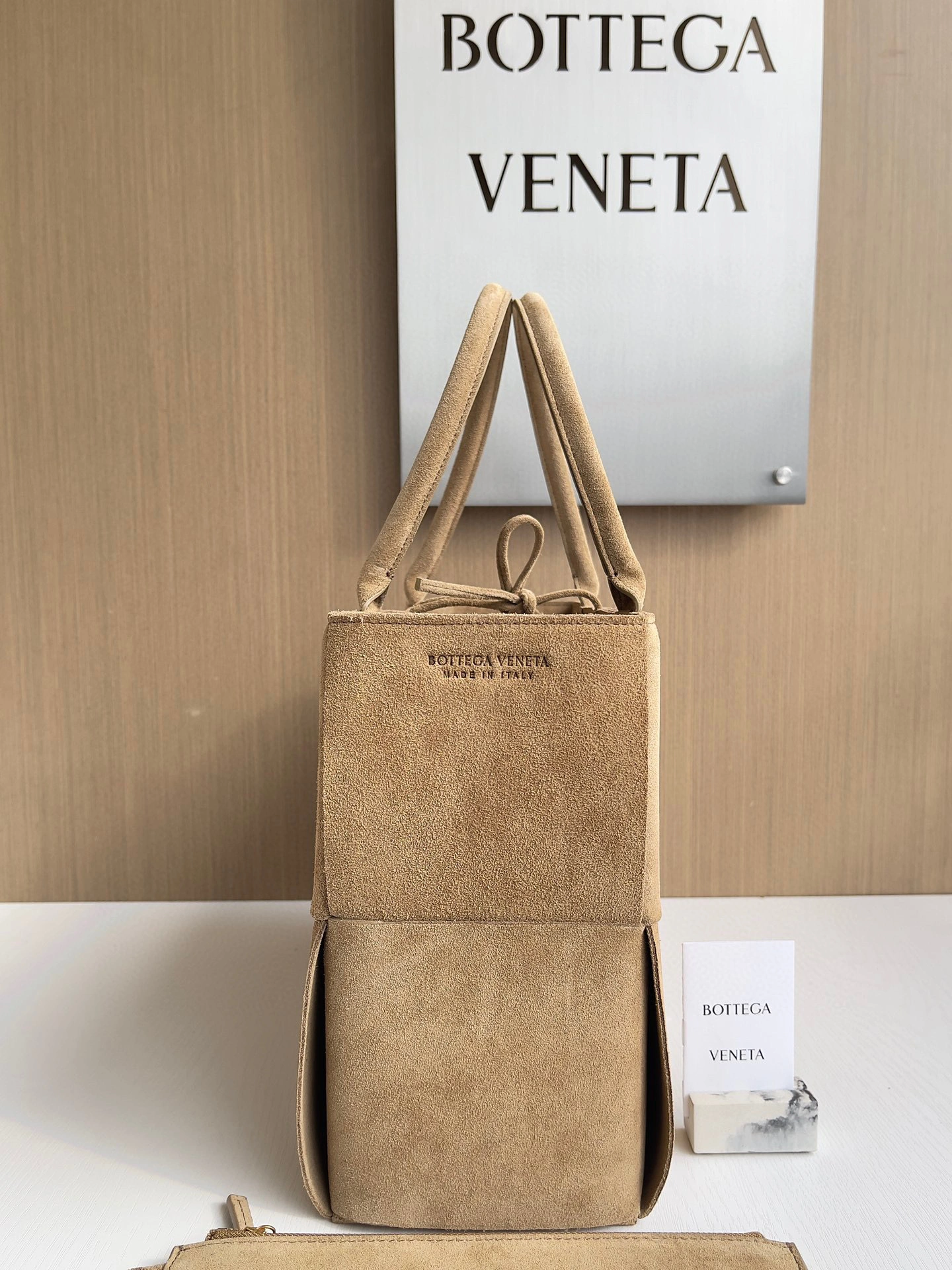MOMO- high quality version 609175-VCP01-9850 Bottega Veneta Arco Tote item：B-B063I0709C