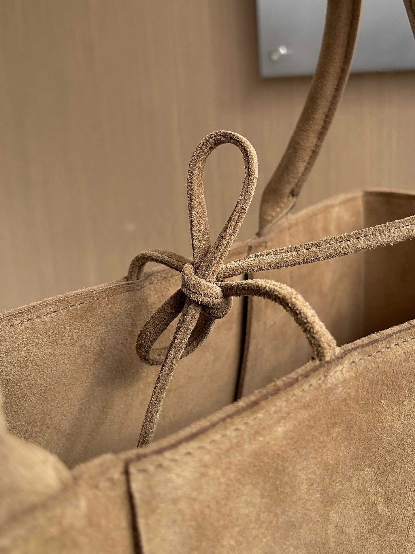MOMO- high quality version 609175-VCP01-9850 Bottega Veneta Arco Tote item：B-B063I0709C