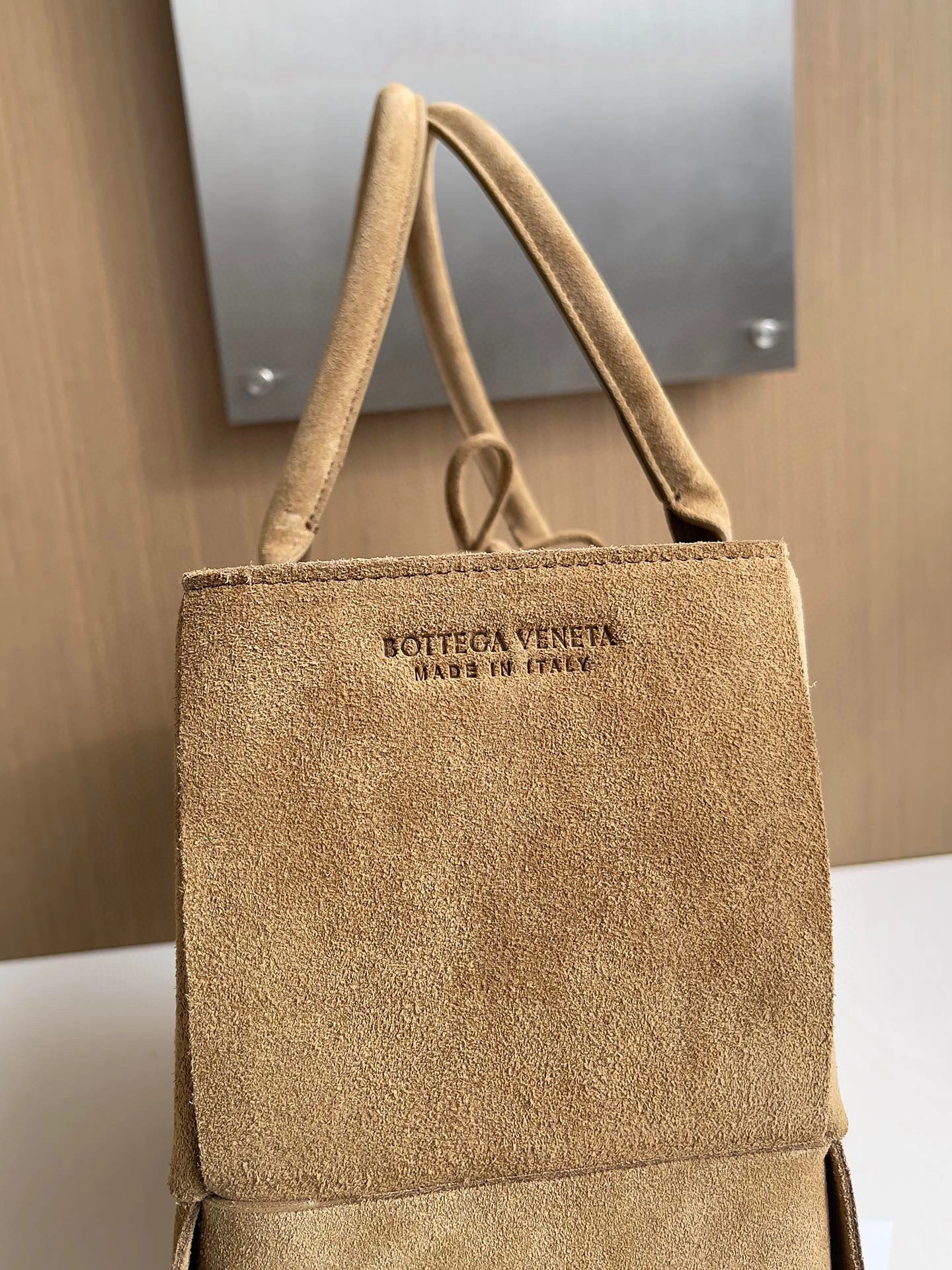 MOMO- high quality version 609175-VCP01-9850 Bottega Veneta Arco Tote item：B-B063I0709C