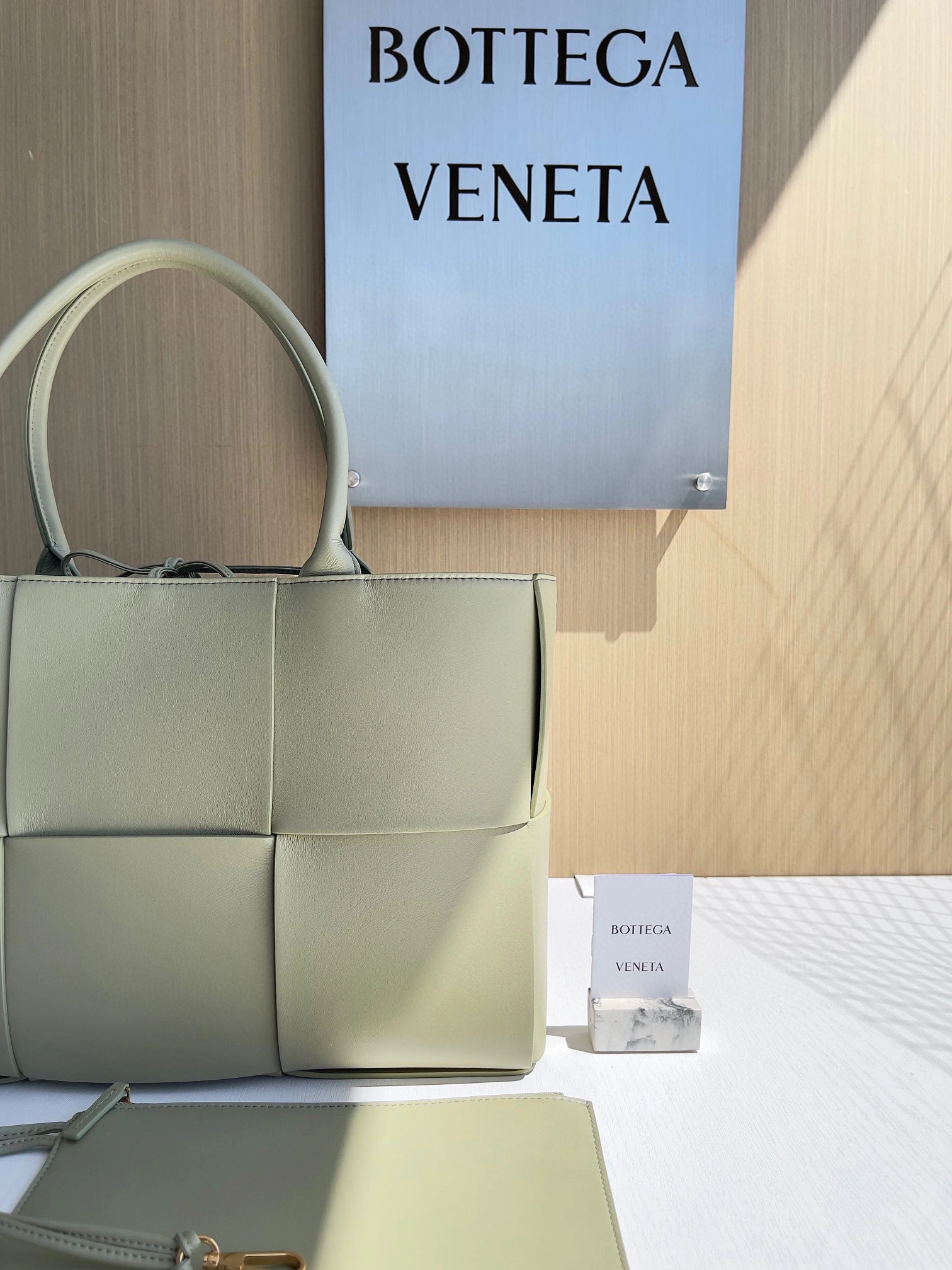 MOMO- high quality version 609175-VCQC2-7450 Bottega Veneta Arco Tote item：B-B063I0711C