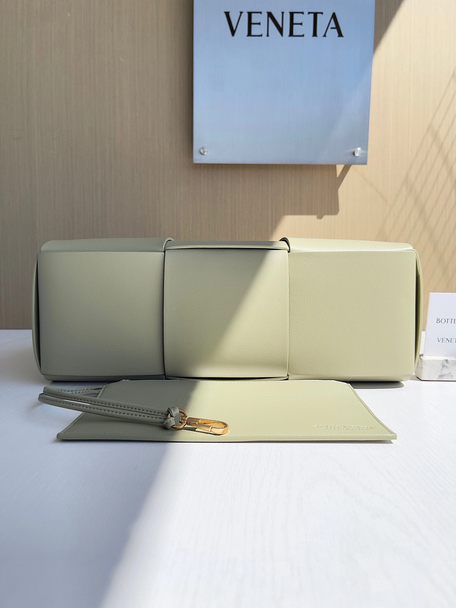 MOMO- high quality version 609175-VCQC2-7450 Bottega Veneta Arco Tote item：B-B063I0711C