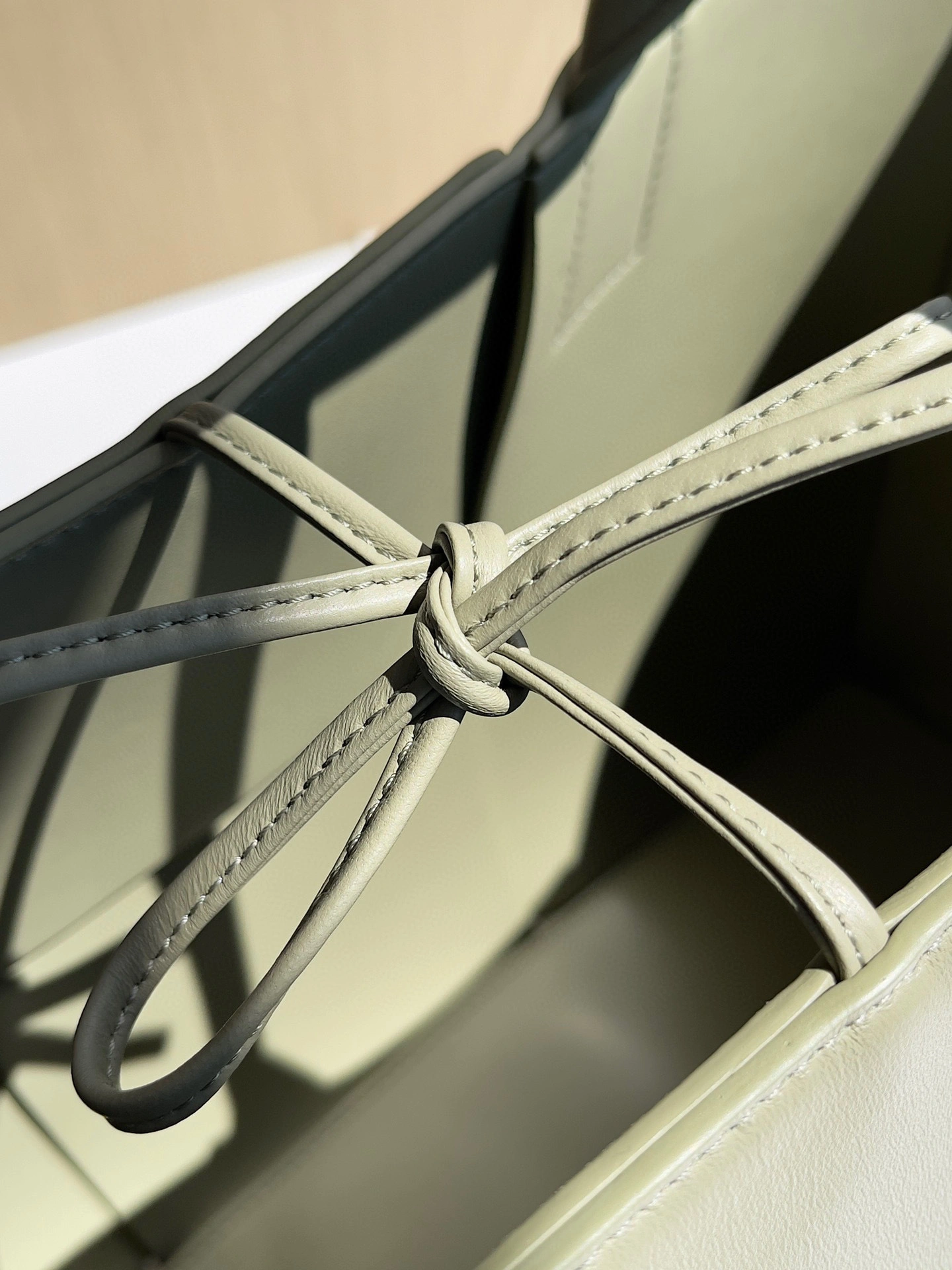 MOMO- high quality version 609175-VCQC2-7450 Bottega Veneta Arco Tote item：B-B063I0711C