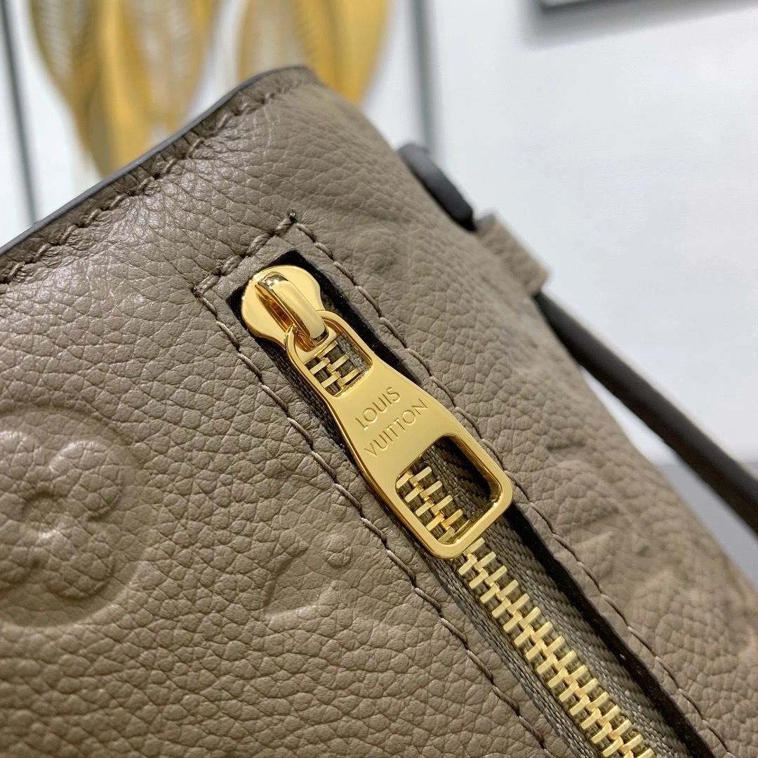 MOMO--8V M25910 high quality version Pochette Métis East West Monogram Empreinte item:E-B000L1809T