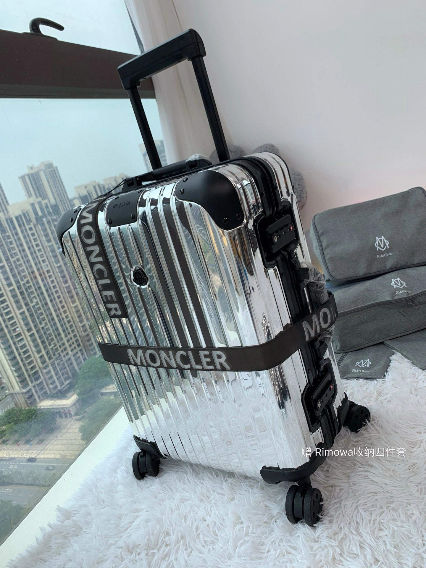 MOMO-- Ri7ow1 92590053 high quality version Moncler x Rimowa Reflection item:E-B000J2315H