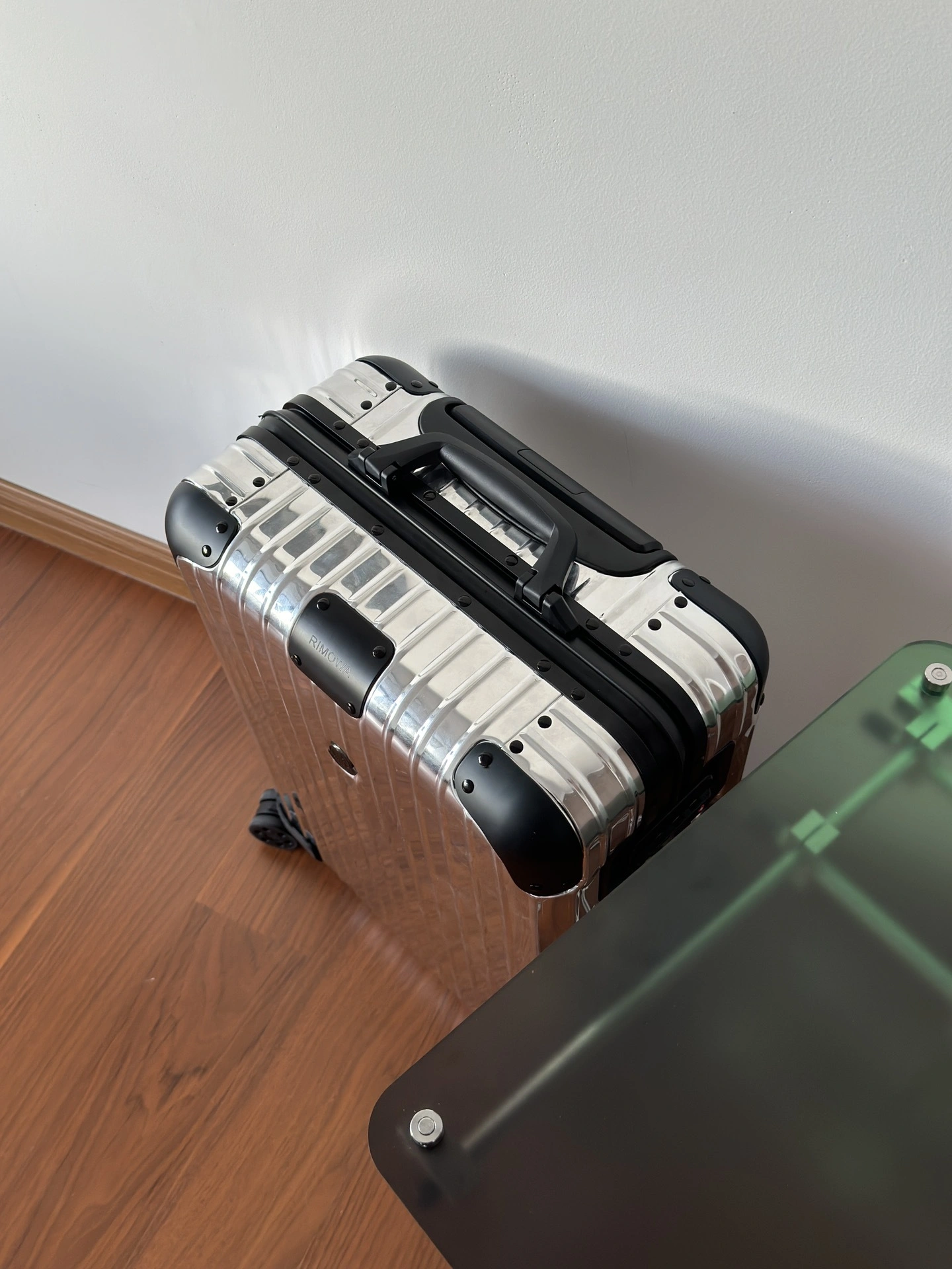 MOMO-- Ri7ow1 92590053 high quality version Moncler x Rimowa Reflection item:E-B000J2315H